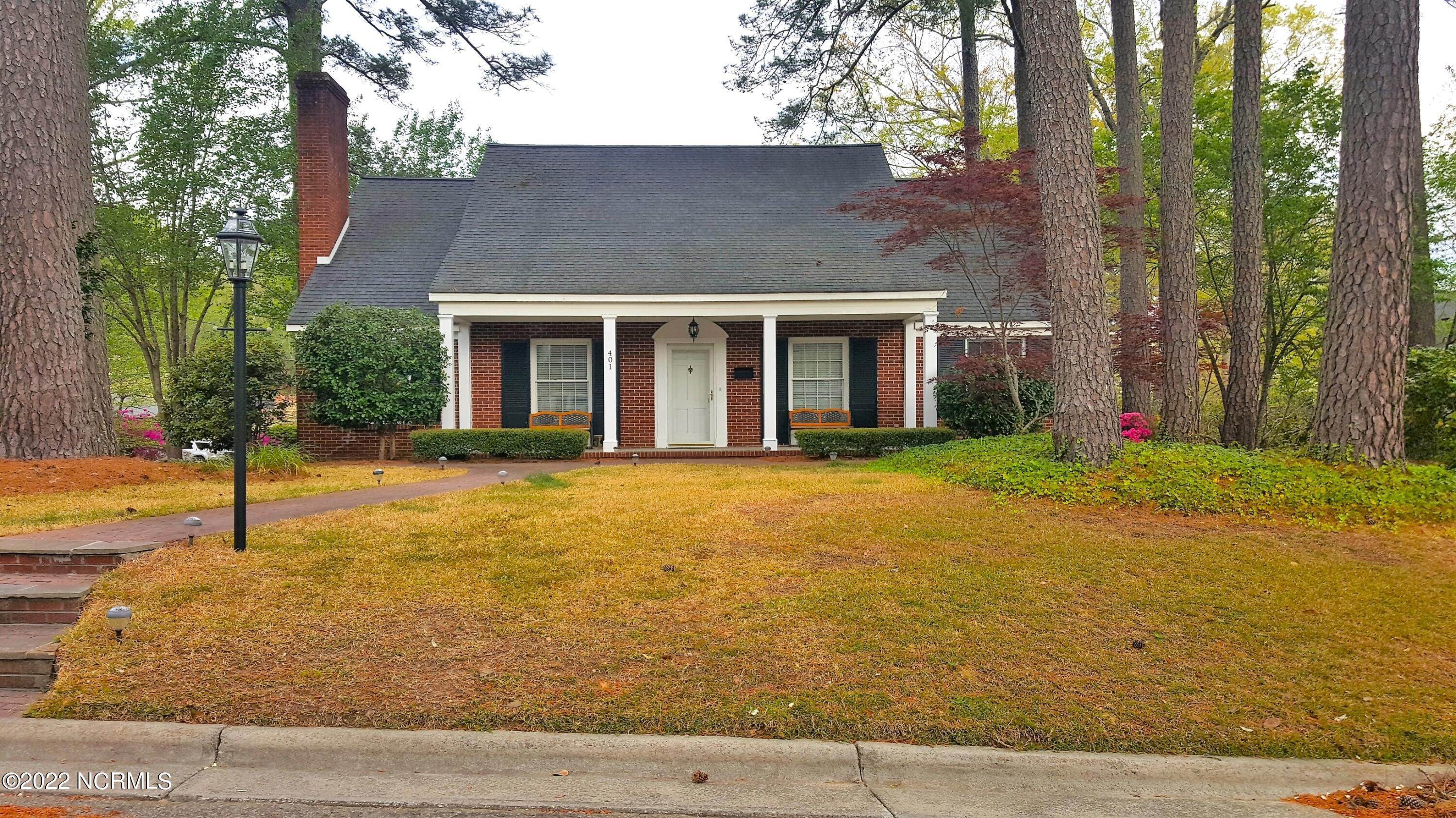 Single Family Homes для того Продажа на 401 Liberty Street Williamston, Северная Каролина 27892 Соединенные Штаты
