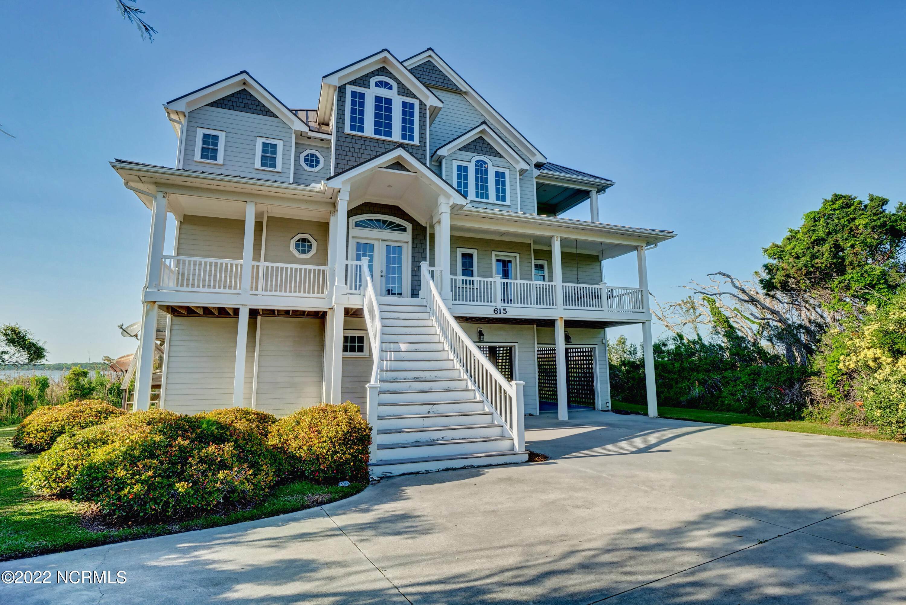 Single Family Homes pour l Vente à 615 New River Inlet Road N Topsail Beach, Caroline du Nord 28460 États-Unis