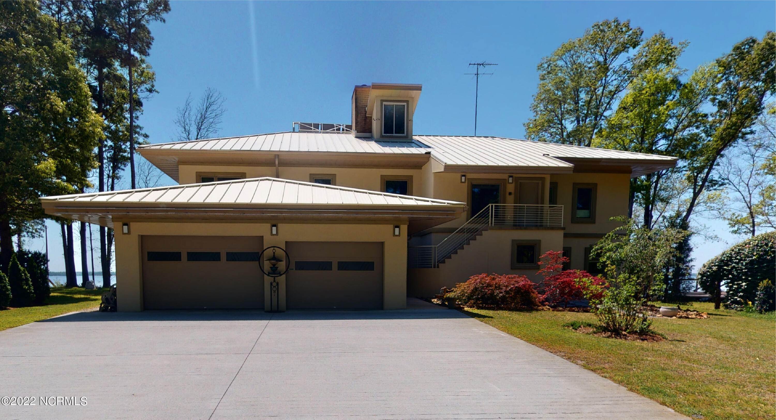 Single Family Homes 为 销售 在 167 Indian Bluff Drive Minnesott Beach, 北卡罗来纳州 28510 美国