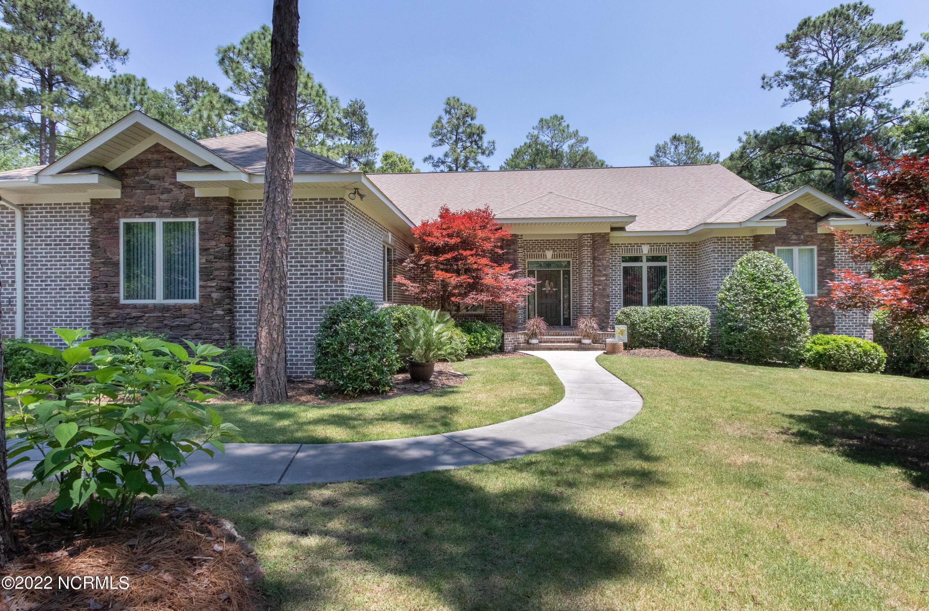 Single Family Homes for Sale at 1 Candlewood Lane Jackson Springs, North Carolina 27281 United States