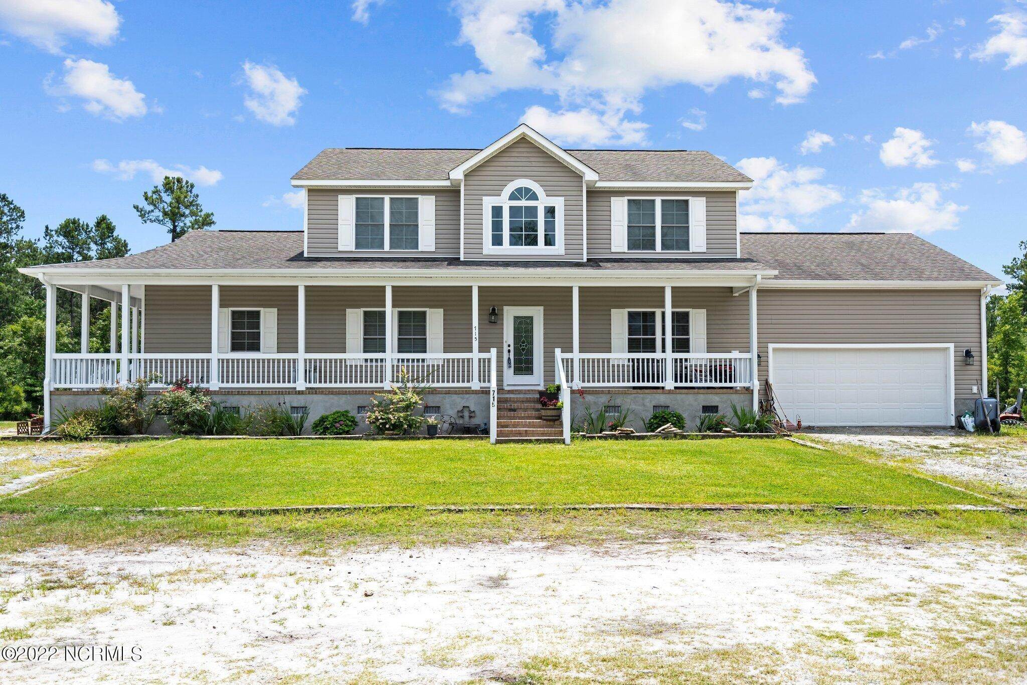 Single Family Homes for Sale at 715 Equine Landing Drive Rocky Point, North Carolina 28457 United States