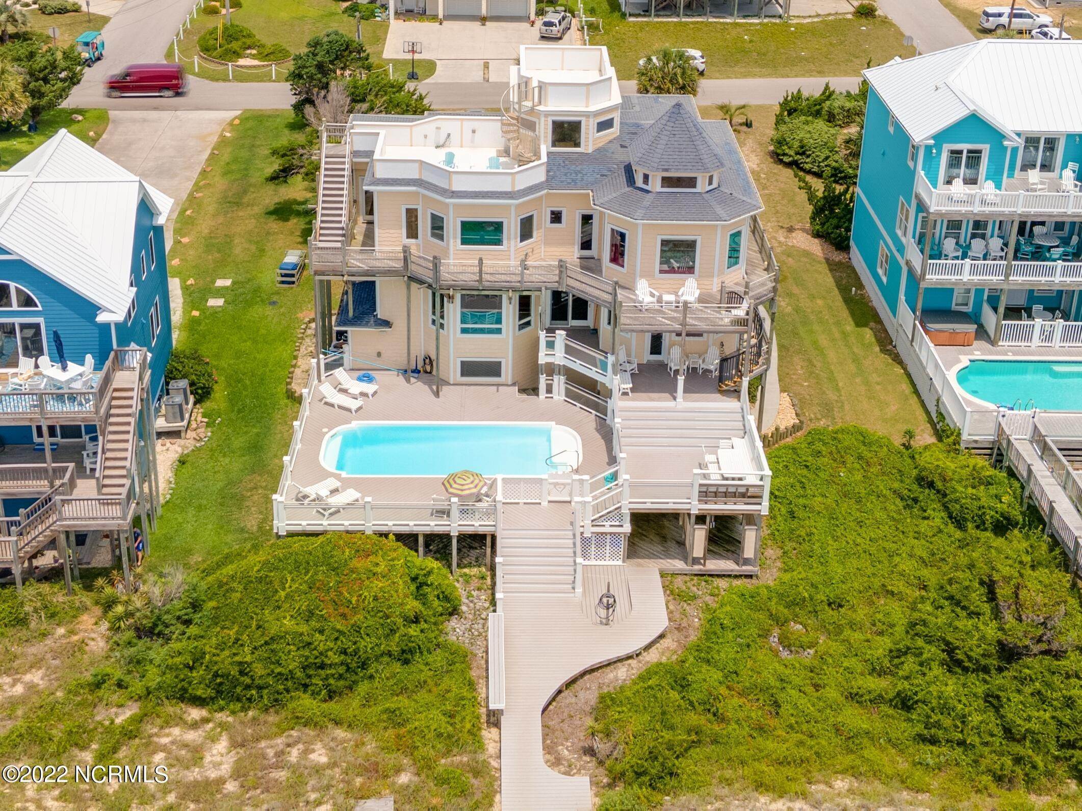 Single Family Homes для того Продажа на 8529 Ocean View Drive Emerald Isle, Северная Каролина 28594 Соединенные Штаты