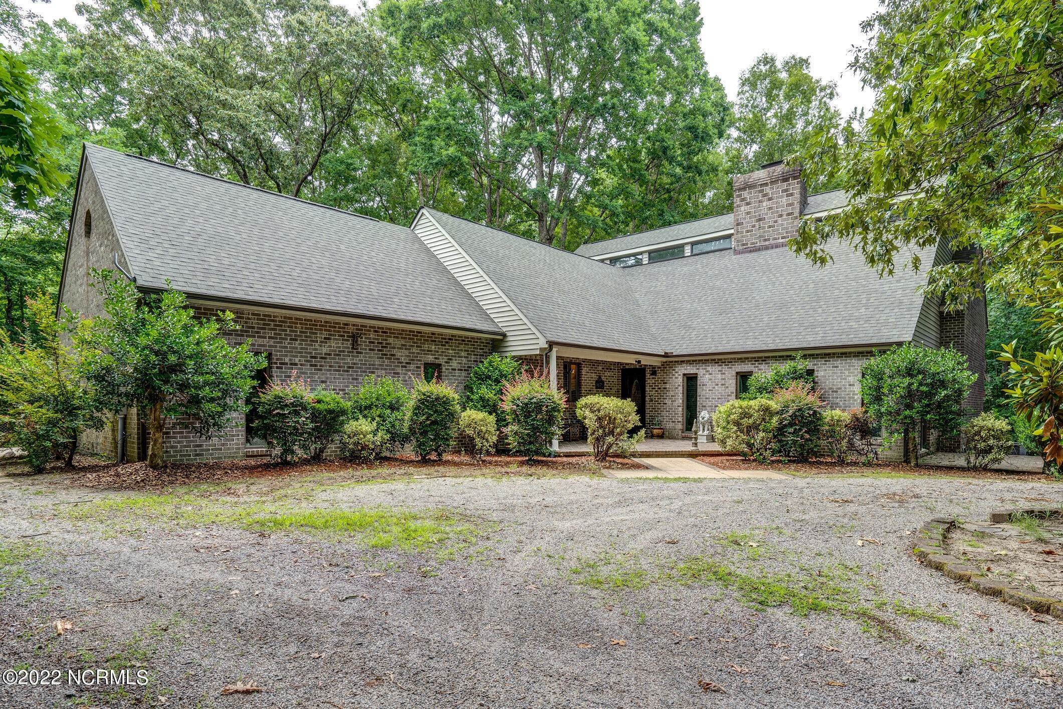 Single Family Homes для того Продажа на 4699 Morland Drive Battleboro, Северная Каролина 27809 Соединенные Штаты