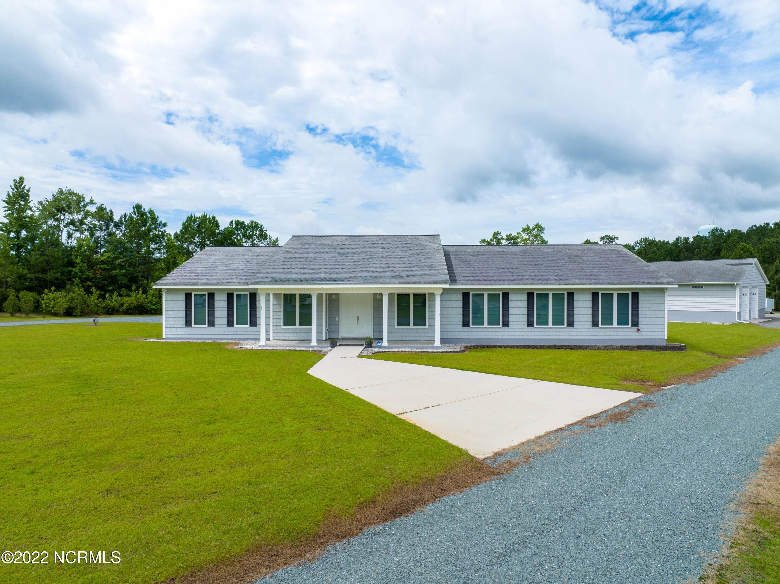Single Family Homes для того Продажа на 518 Edwards Road Jacksonville, Северная Каролина 28540 Соединенные Штаты