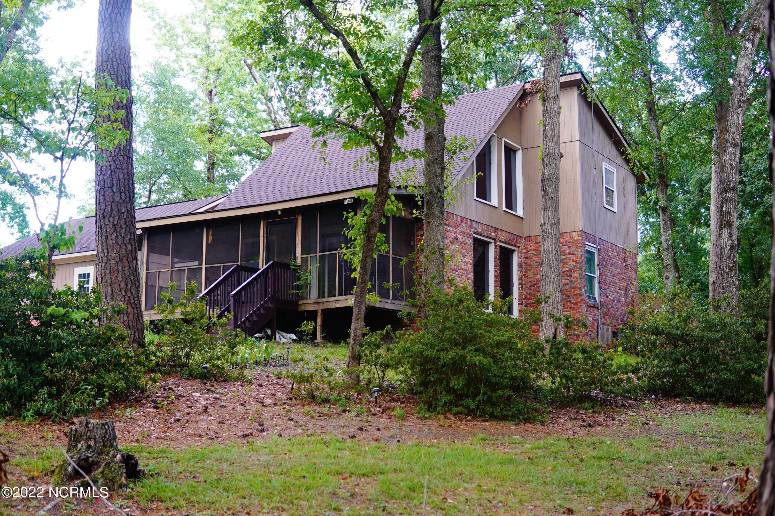 1. Single Family Homes for Sale at 208 Kyra Lane Maxton, North Carolina 28364 United States