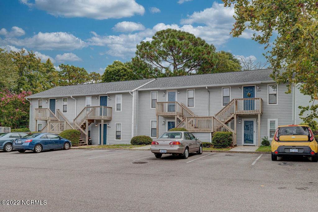 2. Condominiums for Sale at 2507 Flint Drive Wilmington, North Carolina 28401 United States