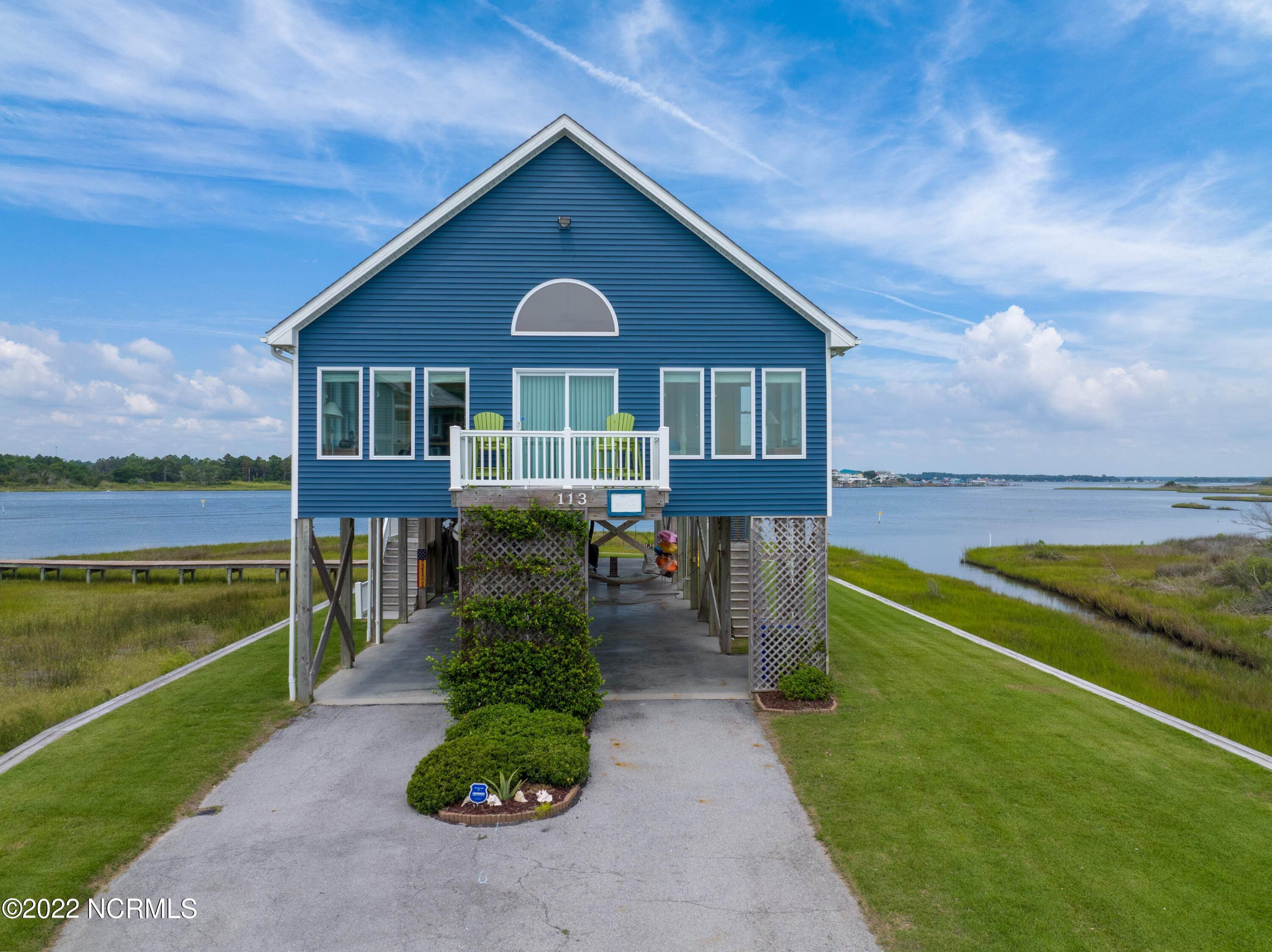 Single Family Homes for Sale at 113 Barton Bay Court N Topsail Beach, North Carolina 28460 United States