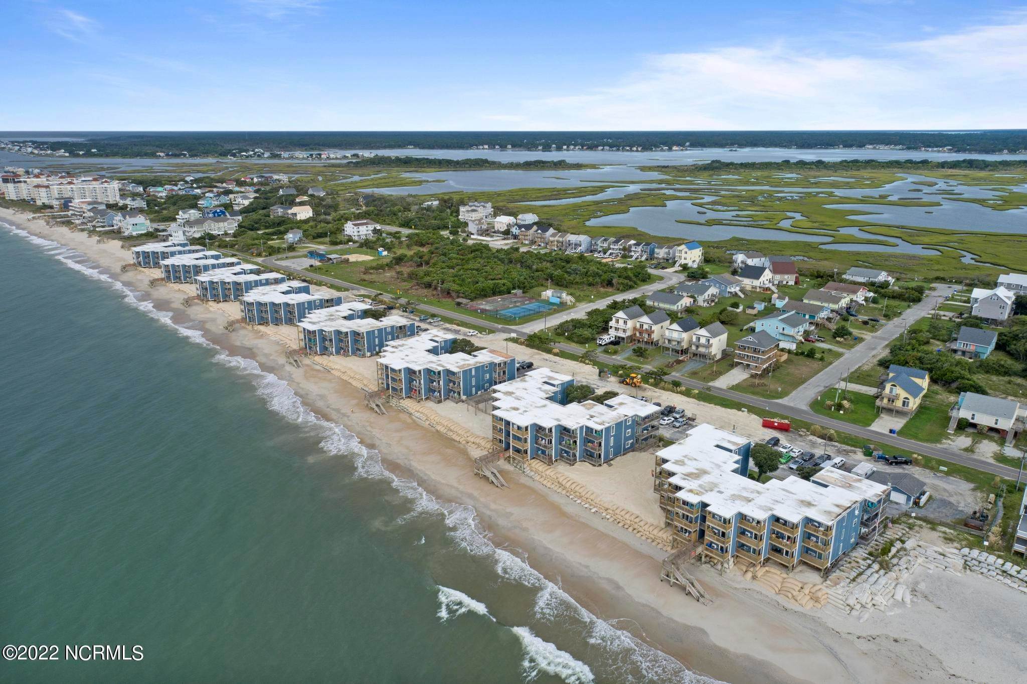 12. Condominiums for Sale at 2264 New River Inlet Drive N Topsail Beach, North Carolina 28460 United States