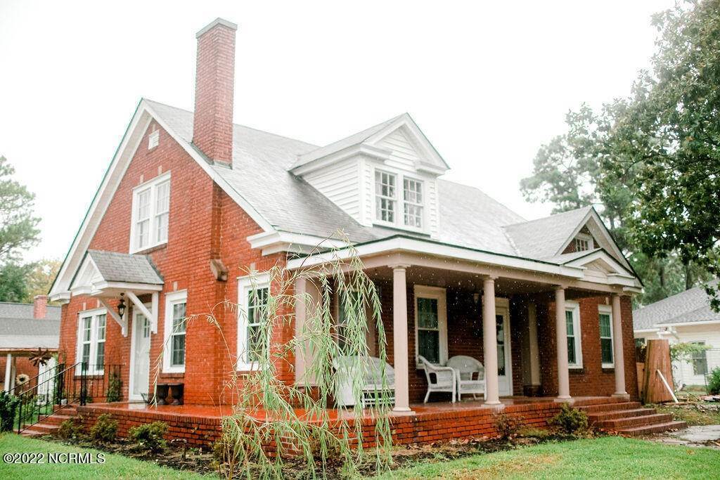 1. Single Family Homes for Sale at 1301 Pine Street Lumberton, North Carolina 28358 United States