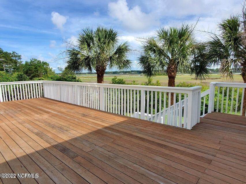 9. Single Family Homes for Sale at 3453 Scupper Run Southport, North Carolina 28461 United States