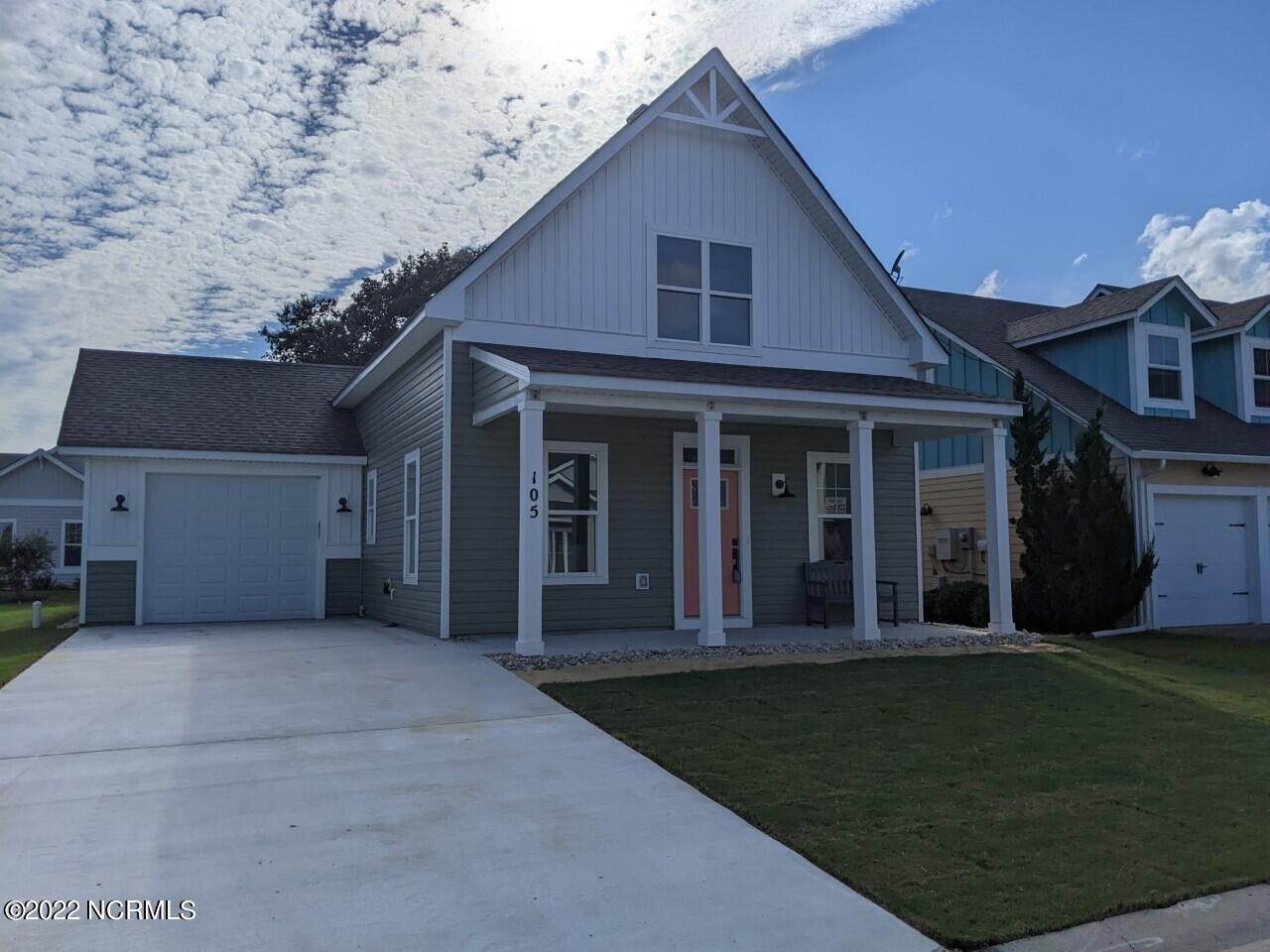 Single Family Homes для того Продажа на 105 Bowsprit Lane Grandy, Северная Каролина 27939 Соединенные Штаты