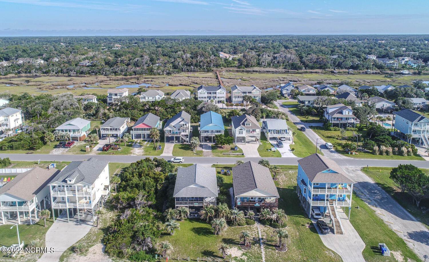 8. Single Family Homes for Sale at 1422 Beach Drive Oak Island, North Carolina 28465 United States