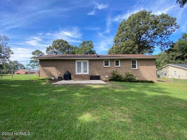 15. Single Family Homes for Sale at 202 Christian Drive Goldsboro, North Carolina 27530 United States