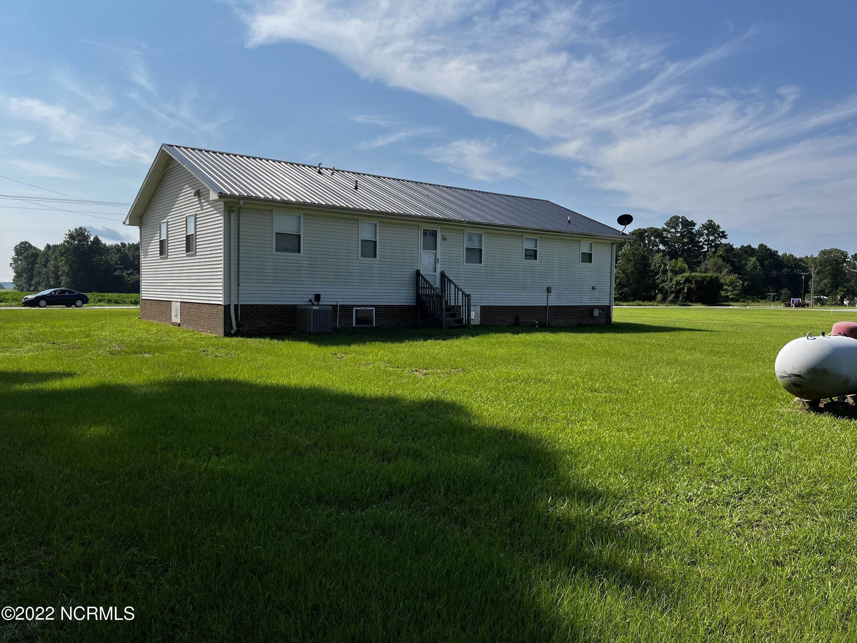 6. Single Family Homes for Sale at 431 Sandy Ridge Road Edenton, North Carolina 27932 United States