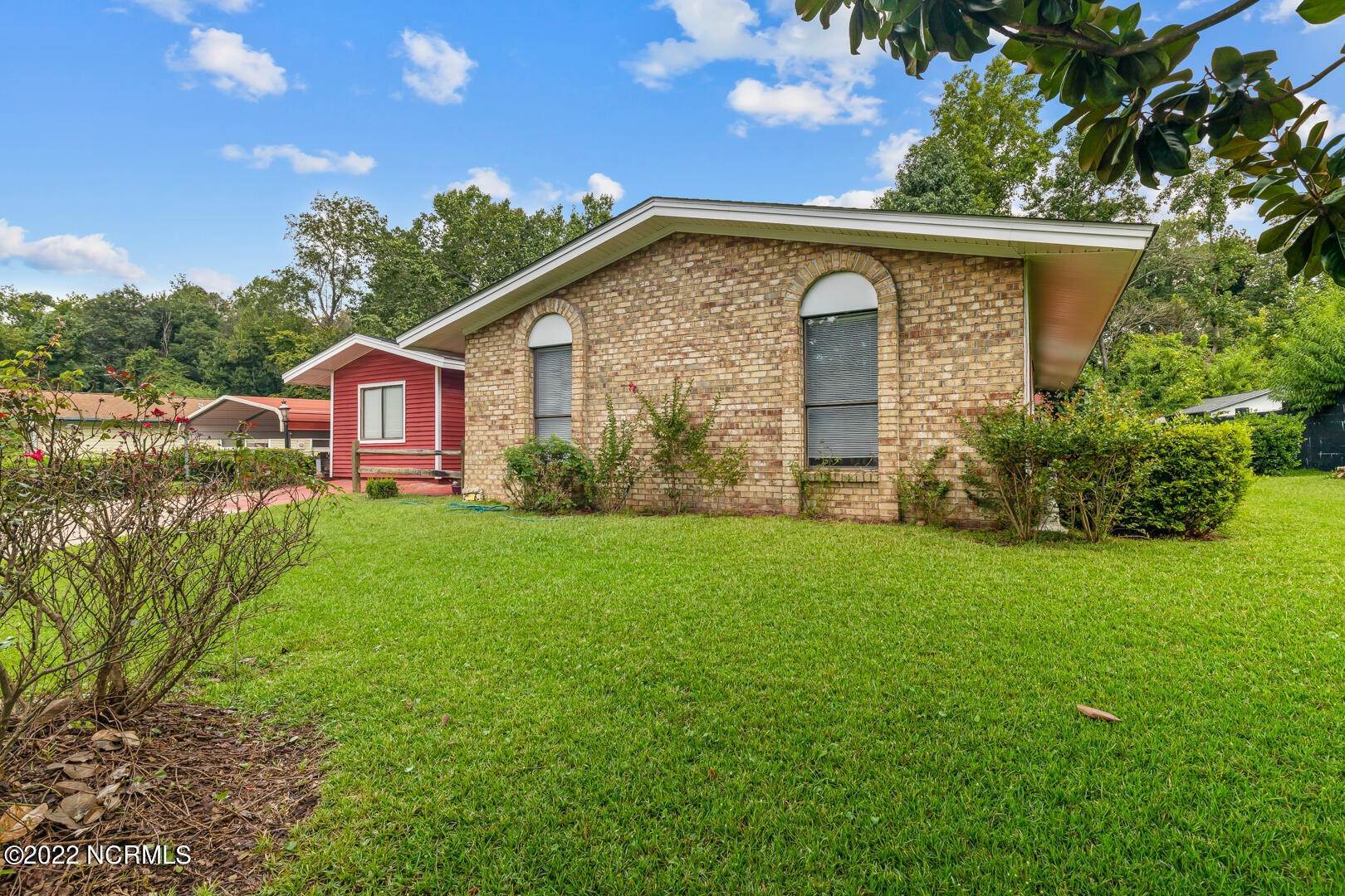 2. Single Family Homes for Sale at 606 Shamrock Drive Jacksonville, North Carolina 28540 United States