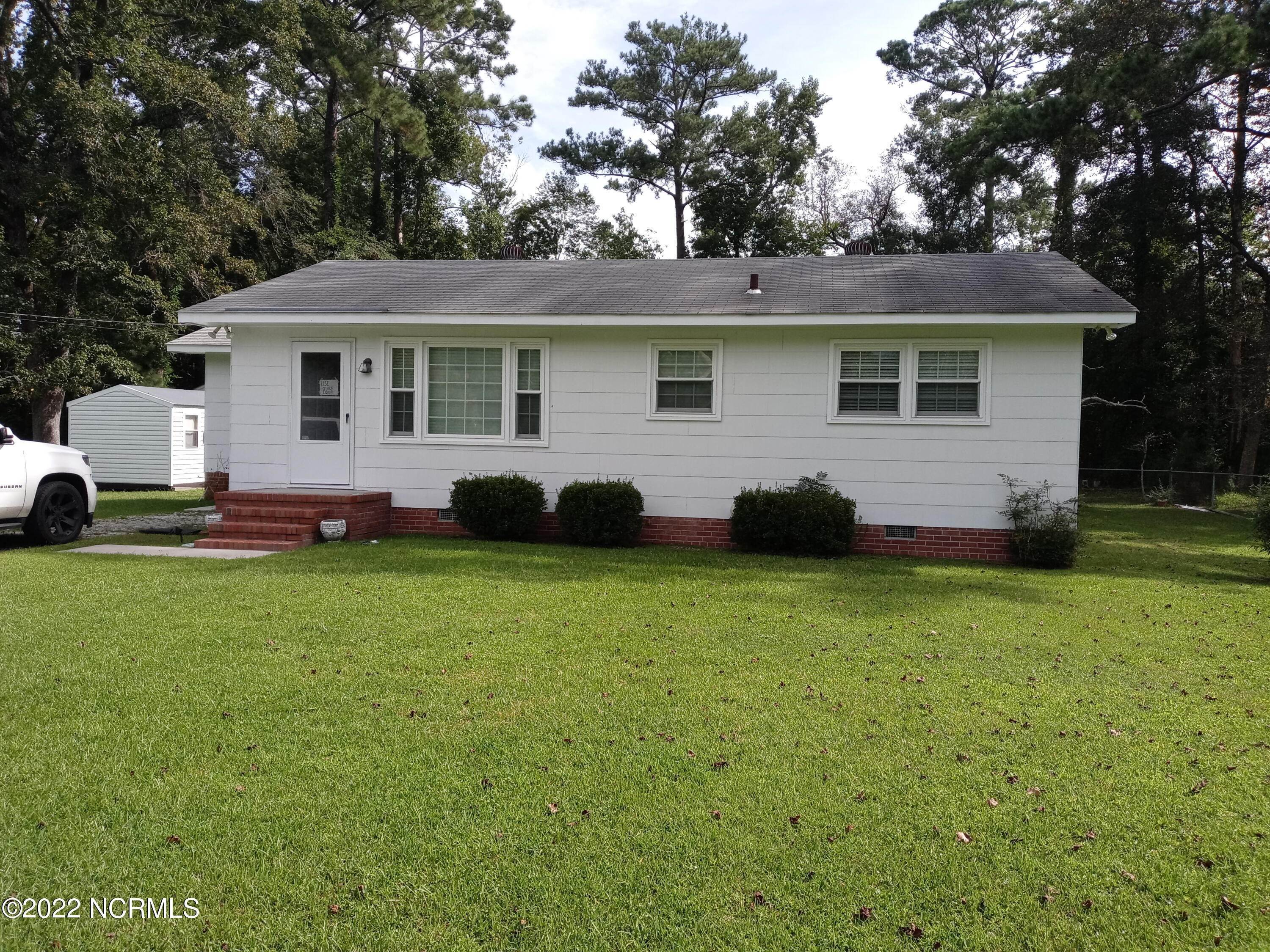 1. Single Family Homes for Sale at 2093 Pony Farm Road Jacksonville, North Carolina 28540 United States