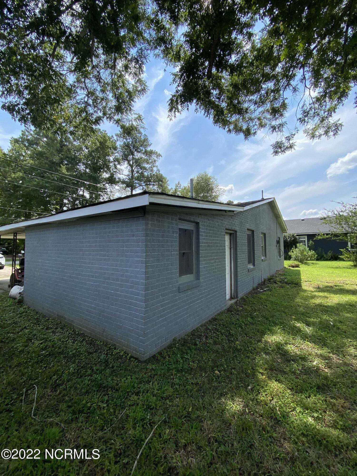 3. Single Family Homes for Sale at 141 Creek Road Elizabeth City, North Carolina 27909 United States