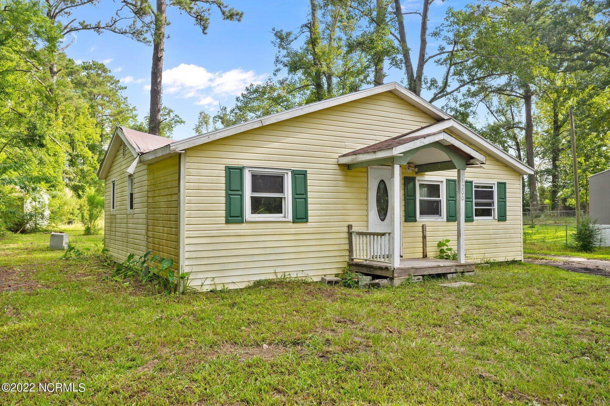 3. Single Family Homes for Sale at 1200 Pony Farm Road Jacksonville, North Carolina 28540 United States