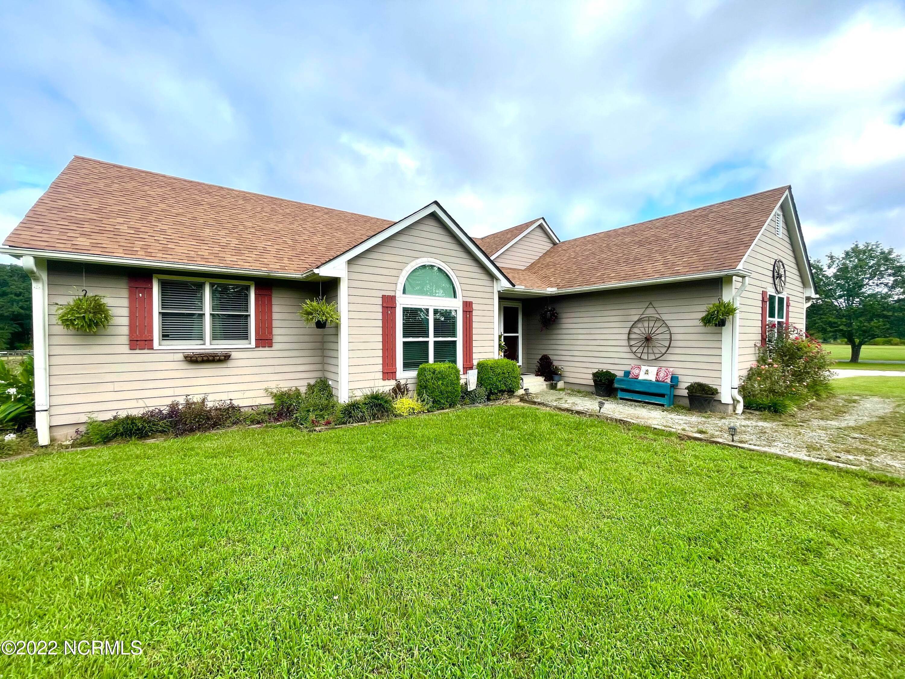 1. Single Family Homes for Sale at 489 Bridal Creek Drive Burgaw, North Carolina 28425 United States