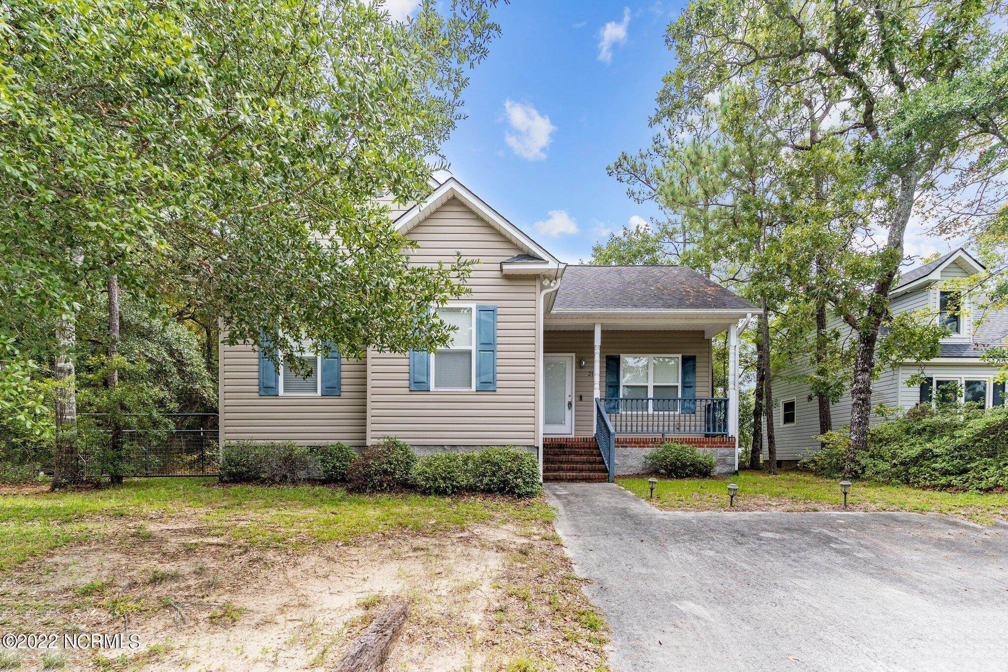 3. Single Family Homes for Sale at 210 36th Street Oak Island, North Carolina 28465 United States