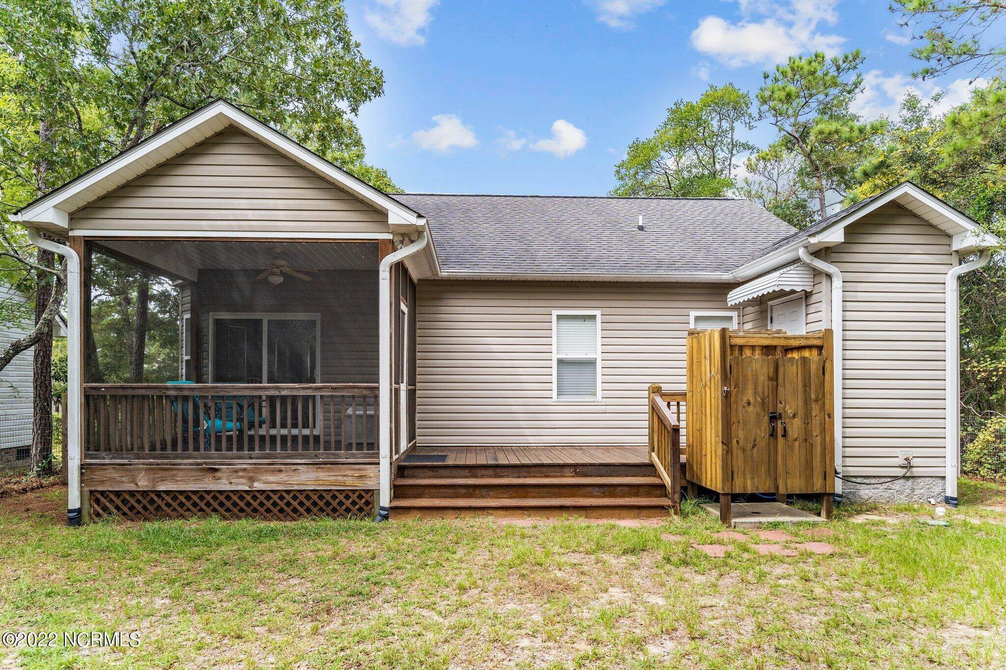6. Single Family Homes for Sale at 210 36th Street Oak Island, North Carolina 28465 United States