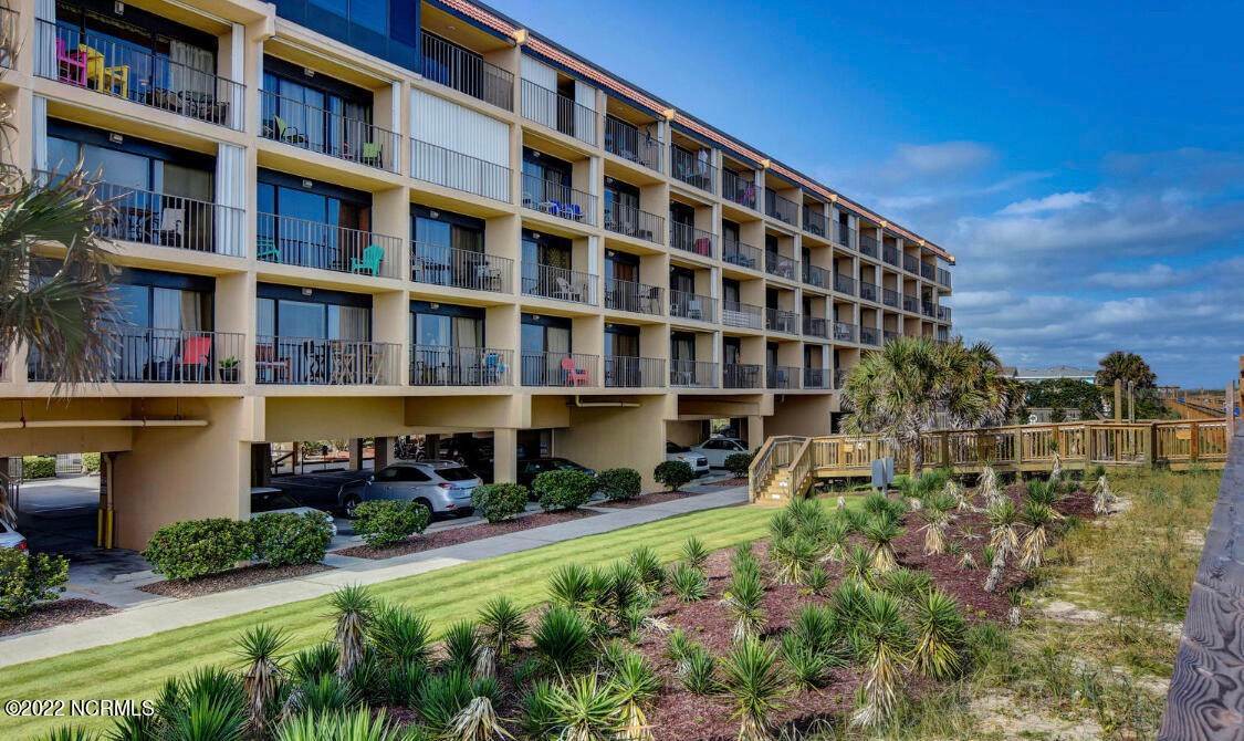 20. Condominiums for Sale at 222 Carolina Beach Avenue Carolina Beach, North Carolina 28428 United States