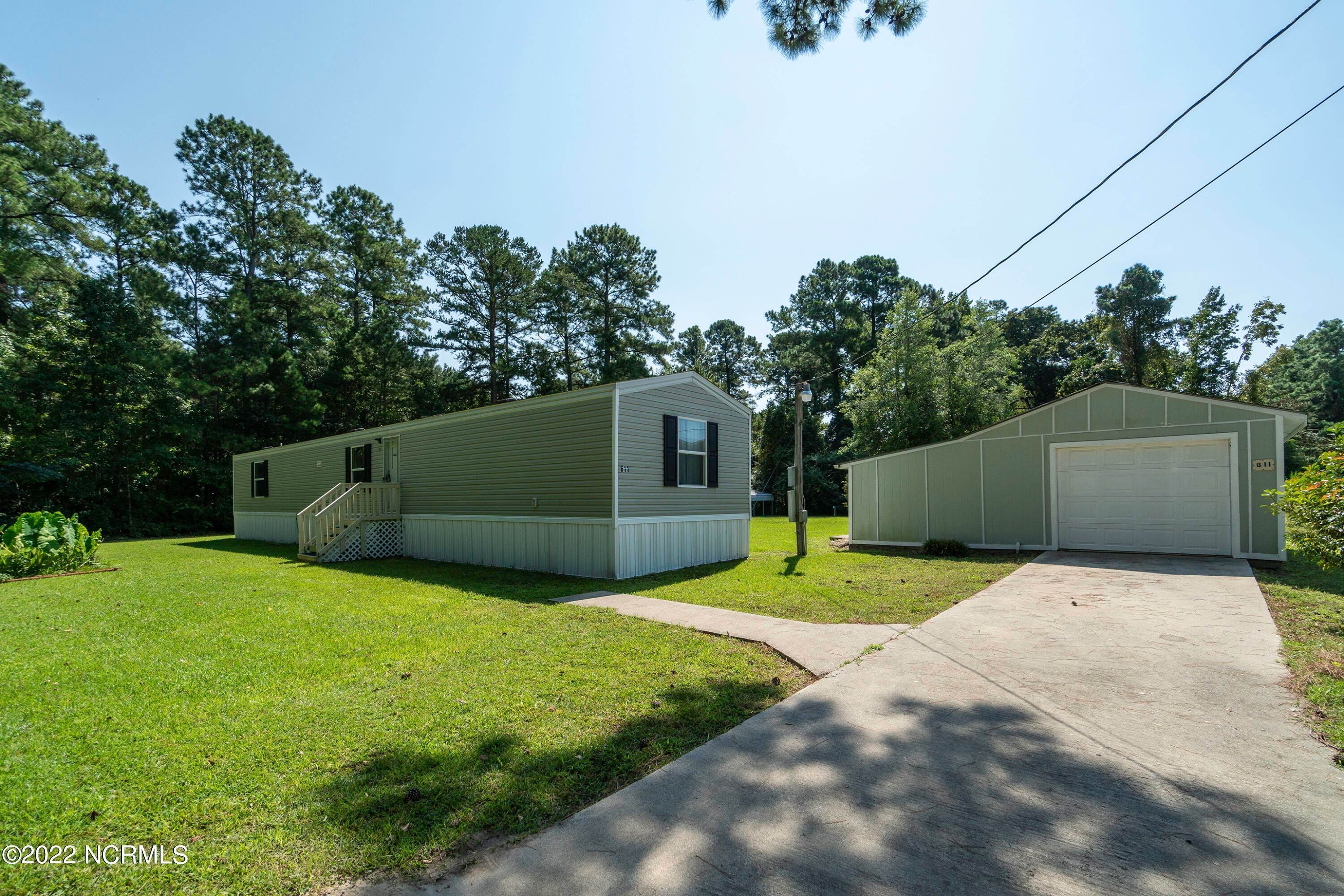 5. Manufactured Home for Sale at 611 Perrytown Road New Bern, North Carolina 28562 United States
