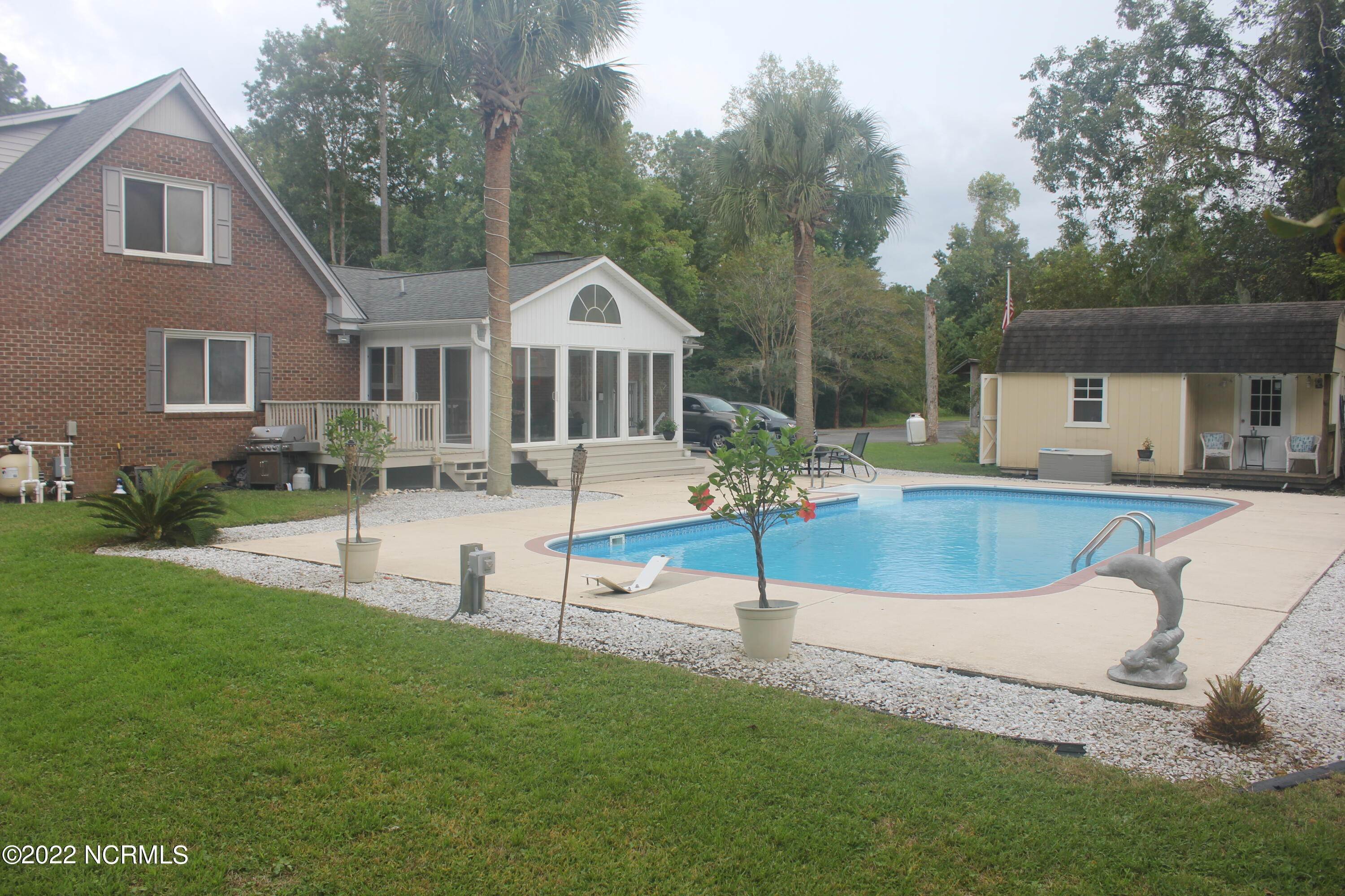 Single Family Homes for Sale at 4135 Rivershore Drive New Bern, North Carolina 28560 United States