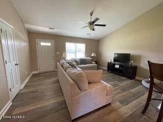 3. Single Family Homes for Sale at 119 Woodbury Farm Drive Jacksonville, North Carolina 28540 United States