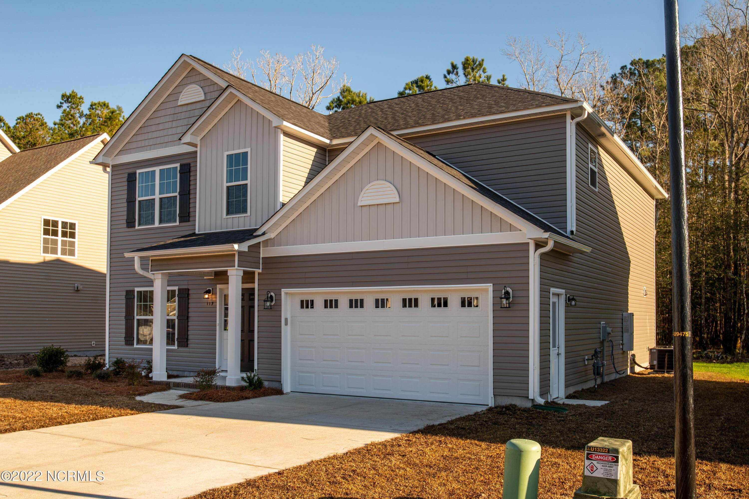 4. Single Family Homes for Sale at 409 Palisades Way New Bern, North Carolina 28560 United States