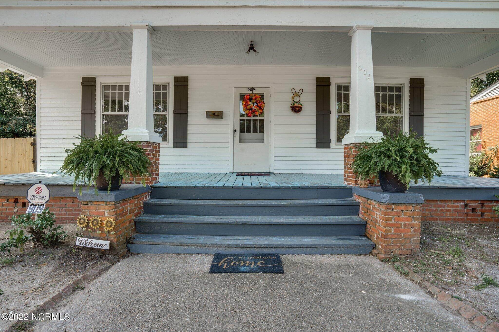 2. Single Family Homes for Sale at 909 Corbett Avenue Wilson, North Carolina 27893 United States