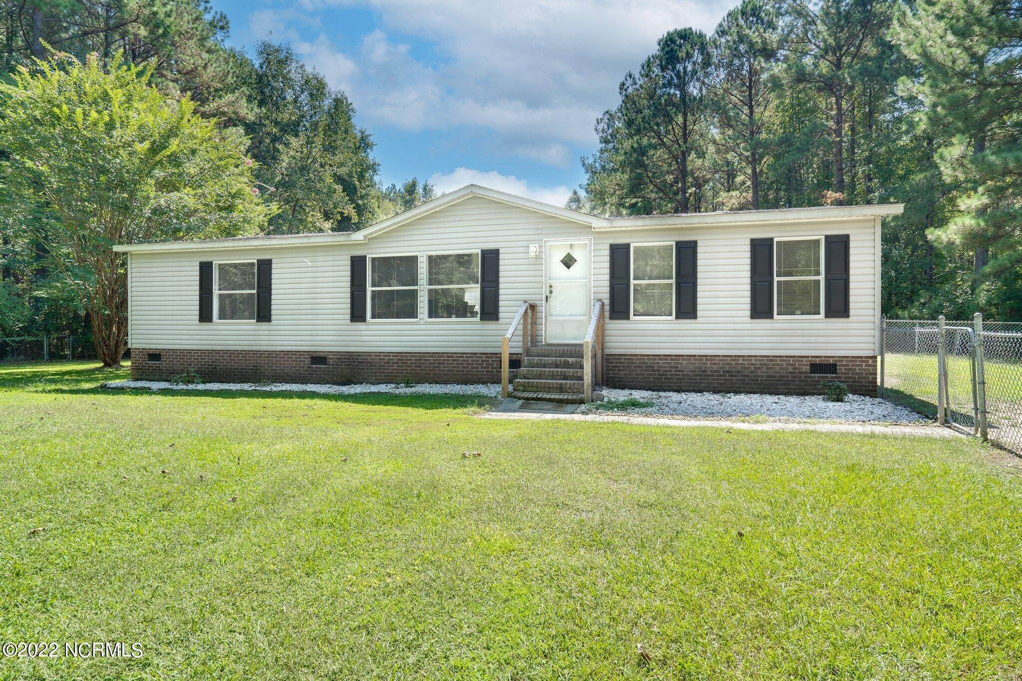 Manufactured Home for Sale at 6225 Wesley Drive Battleboro, North Carolina 27809 United States