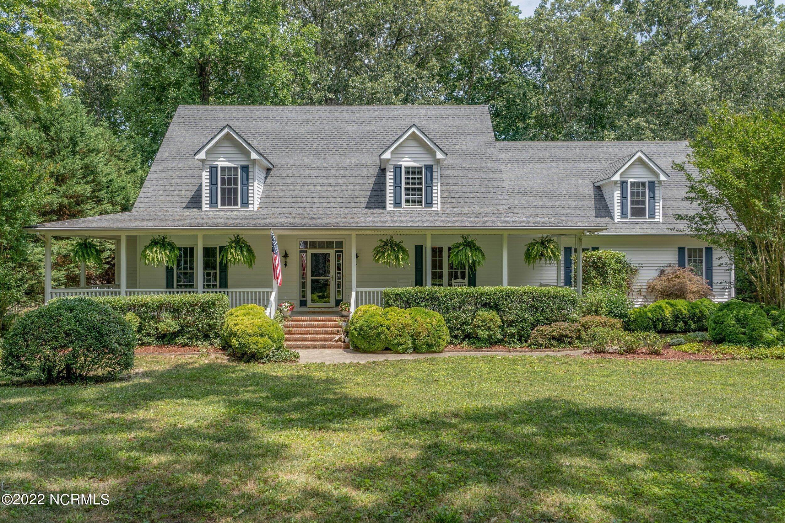 Single Family Homes для того Продажа на 200 Pinewood Drive Camden, Северная Каролина 27921 Соединенные Штаты