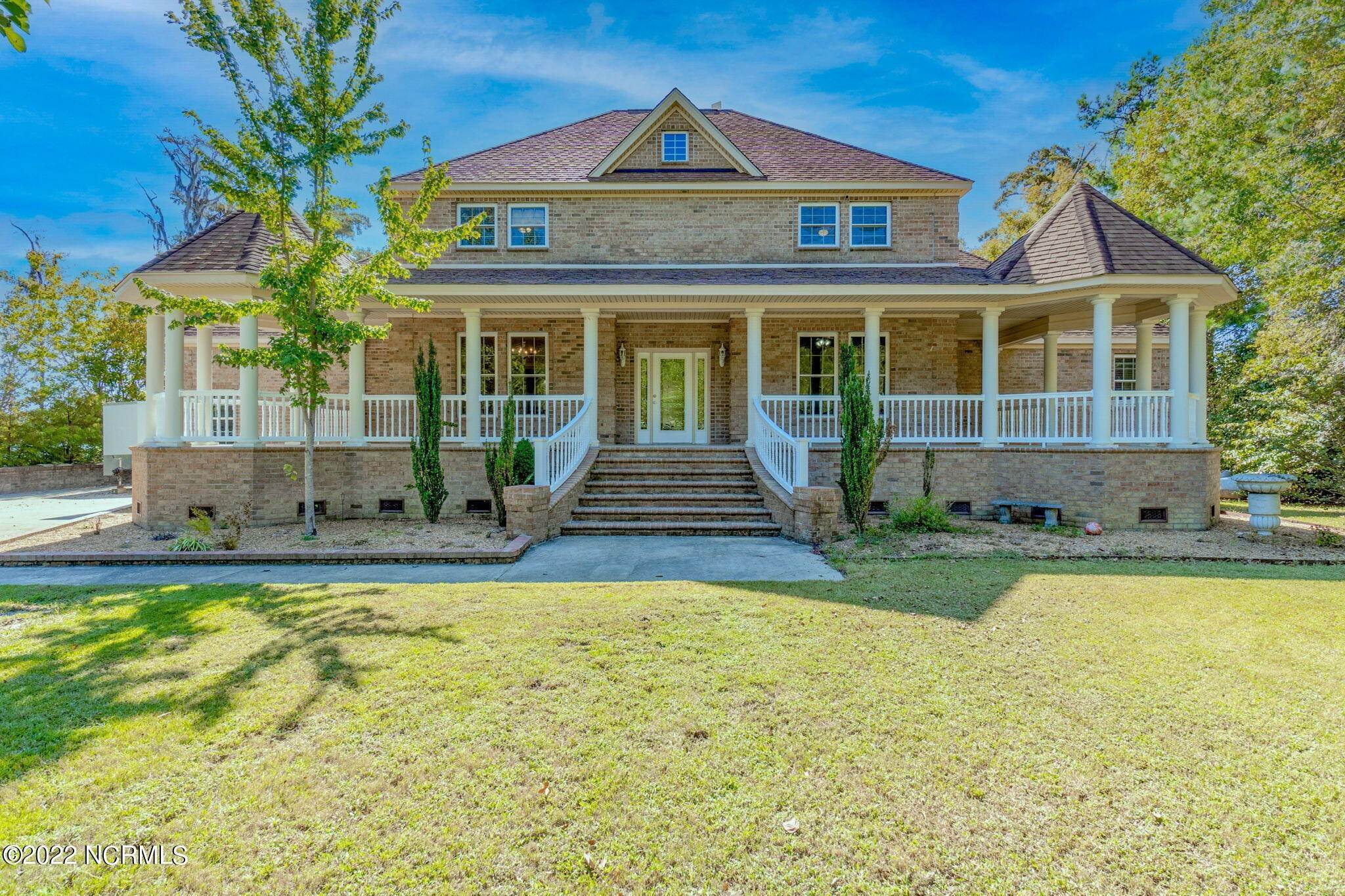 Single Family Homes для того Продажа на 209 Adams Court Hertford, Северная Каролина 27944 Соединенные Штаты