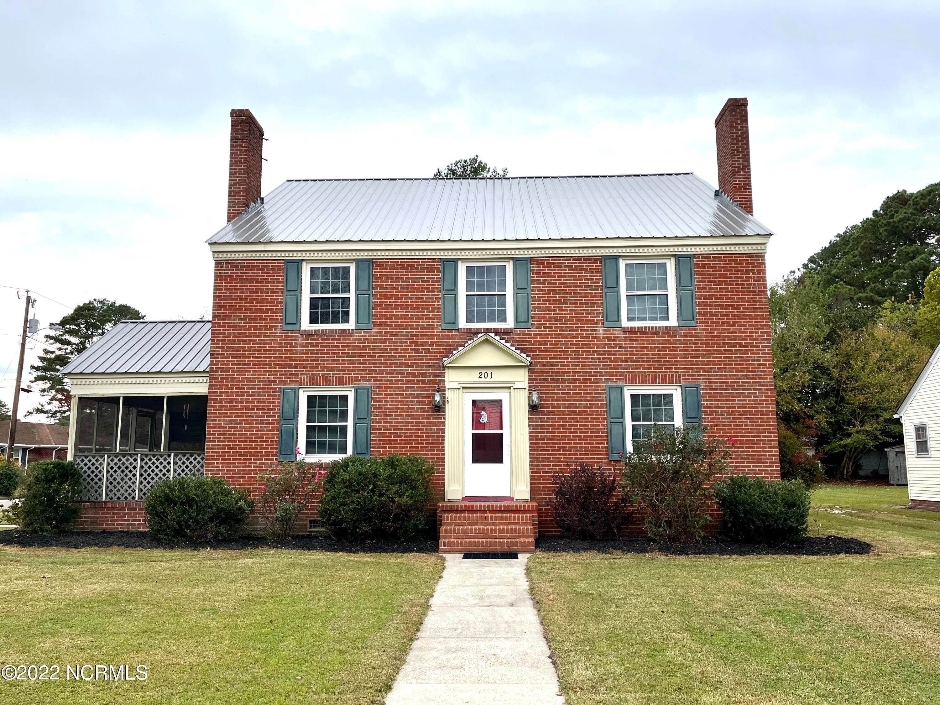 Single Family Homes pour l Vente à 201 Main Street Colerain, Caroline du Nord 27924 États-Unis
