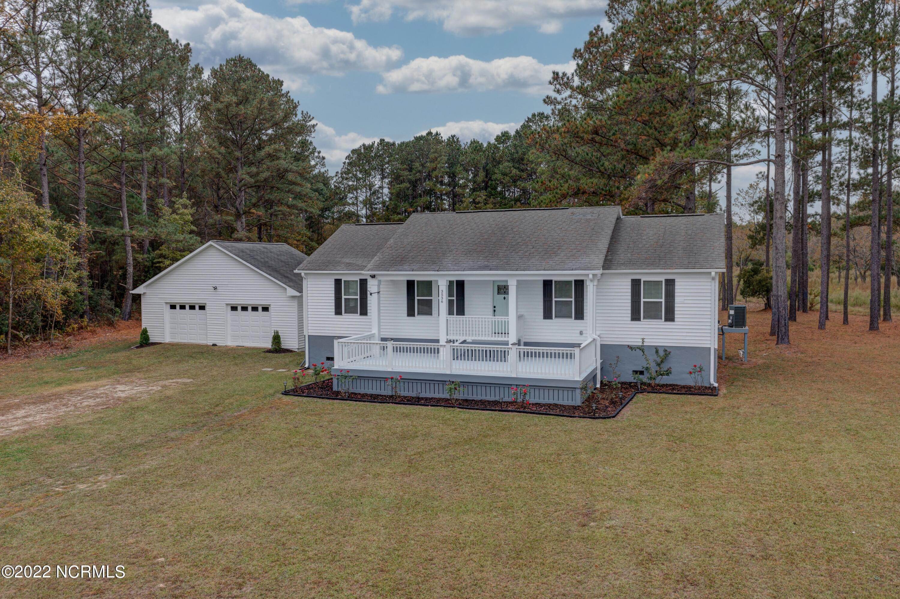 Single Family Homes for Sale at 3536 Whitestocking Road Burgaw, North Carolina 28425 United States