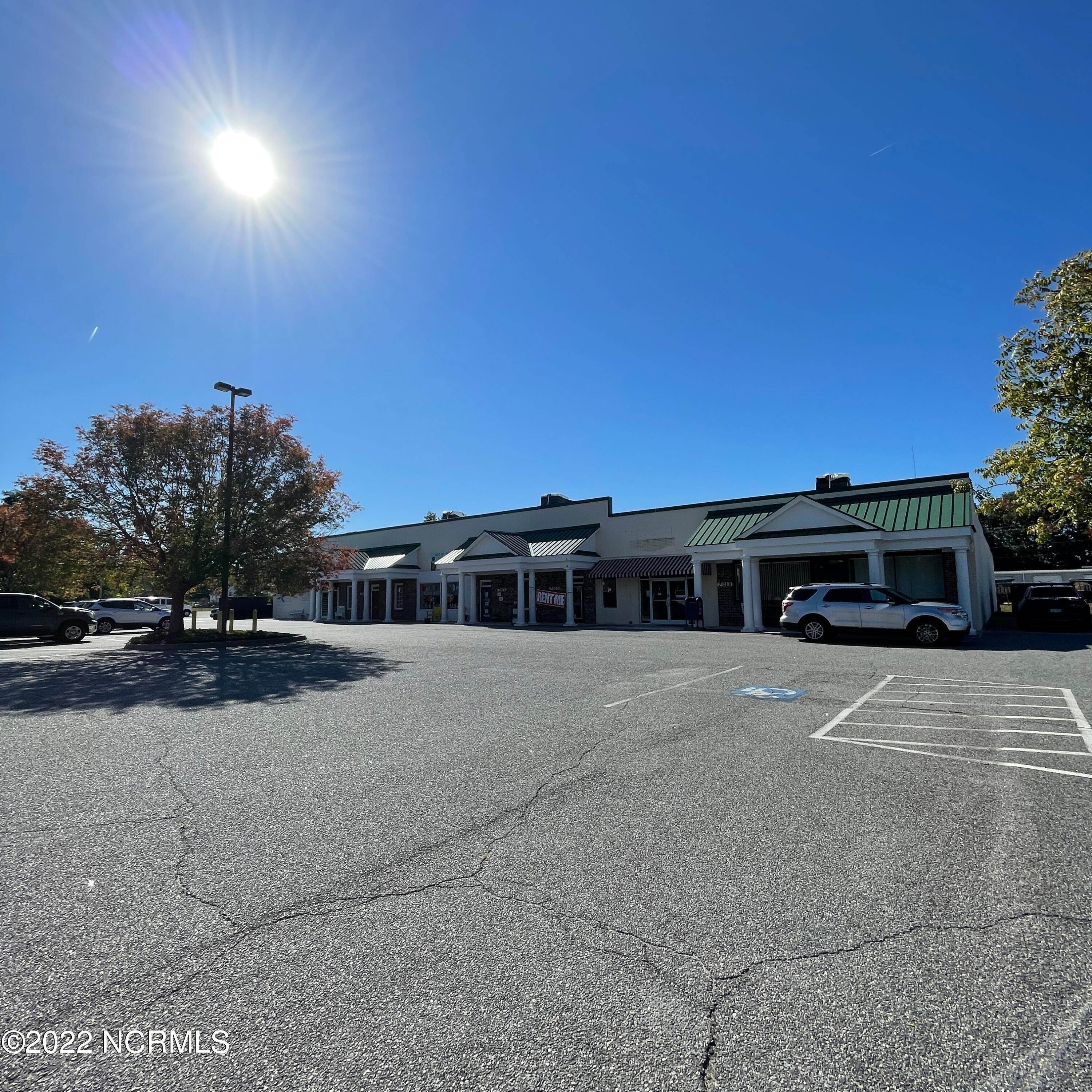 Commercial for Sale at 701 Broad Street Edenton, North Carolina 27932 United States