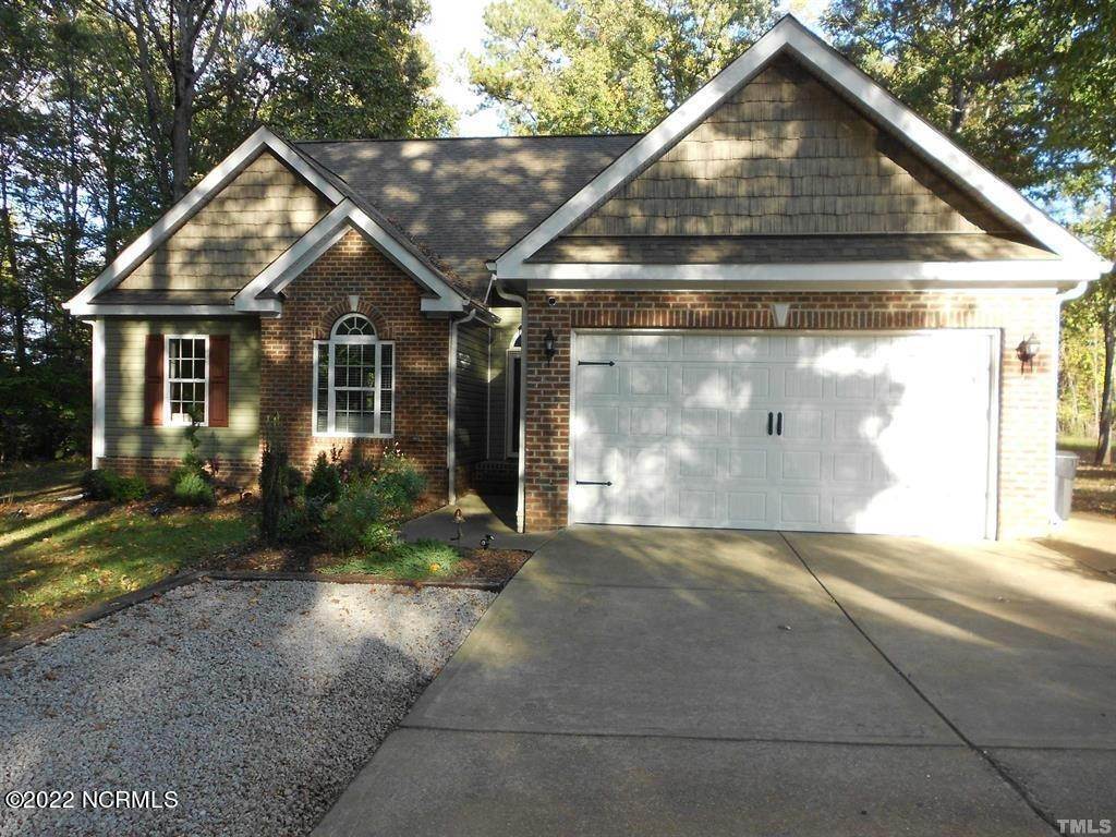 Single Family Homes pour l Vente à 619 Shawnee Drive Louisburg, Caroline du Nord 27549 États-Unis