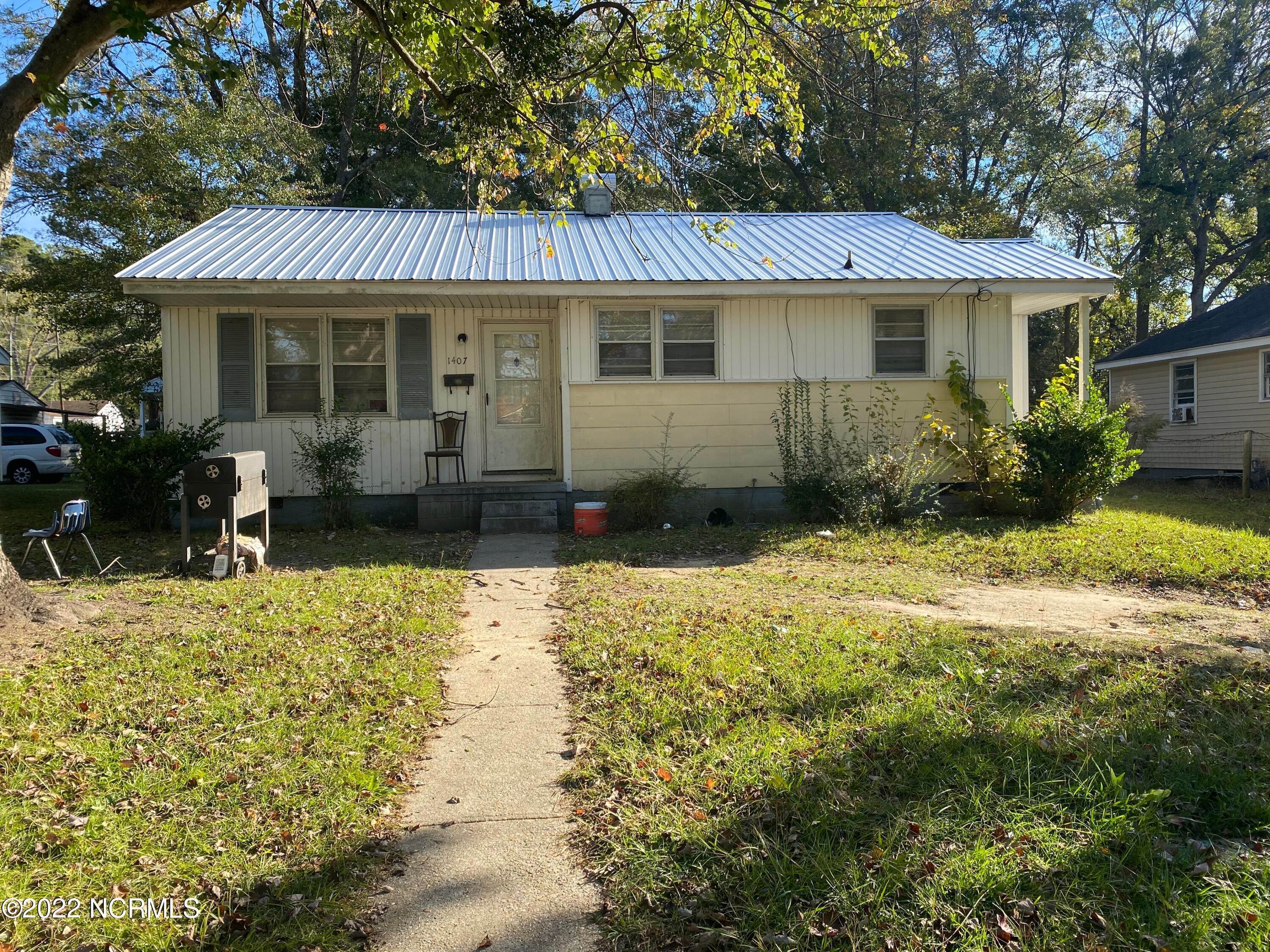 Single Family Homes для того Продажа на 1407 Stroud Avenue Kinston, Северная Каролина 28501 Соединенные Штаты