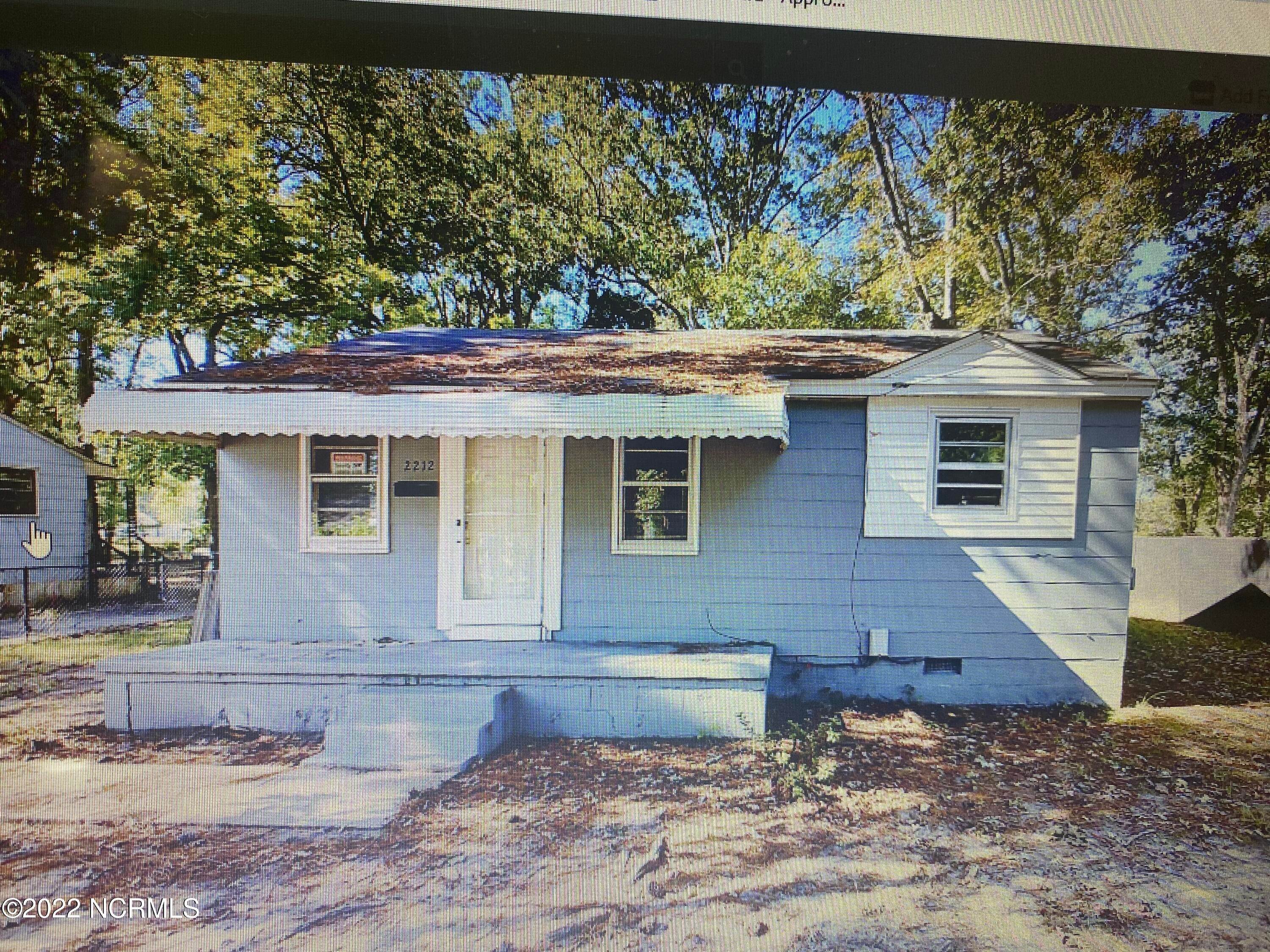 Single Family Homes 为 销售 在 2212 Briarfield Road Kinston, 北卡罗来纳州 28501 美国