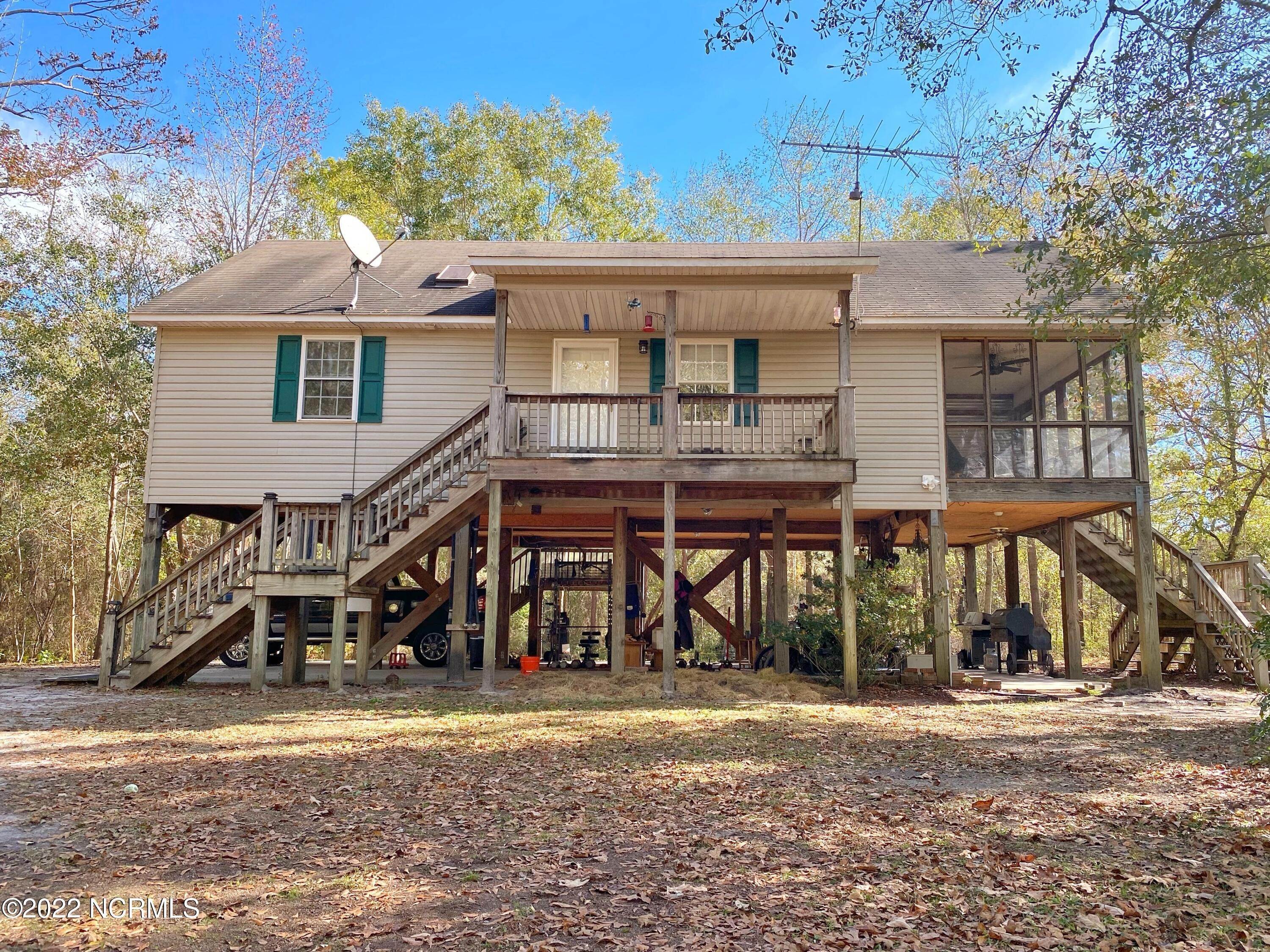 Single Family Homes 为 销售 在 371 River Trail Burgaw, 北卡罗来纳州 28425 美国