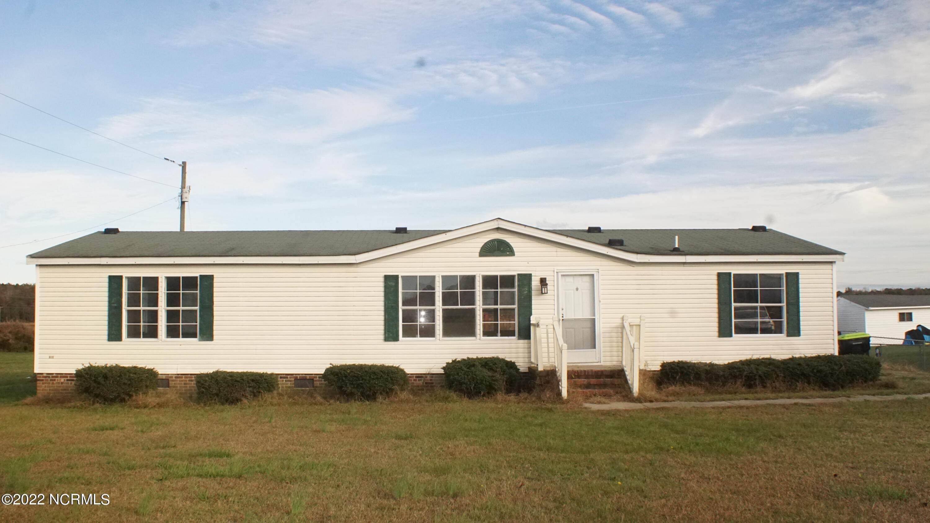 Manufactured Home for Sale at 10701 Brown Drive Whitakers, North Carolina 27891 United States