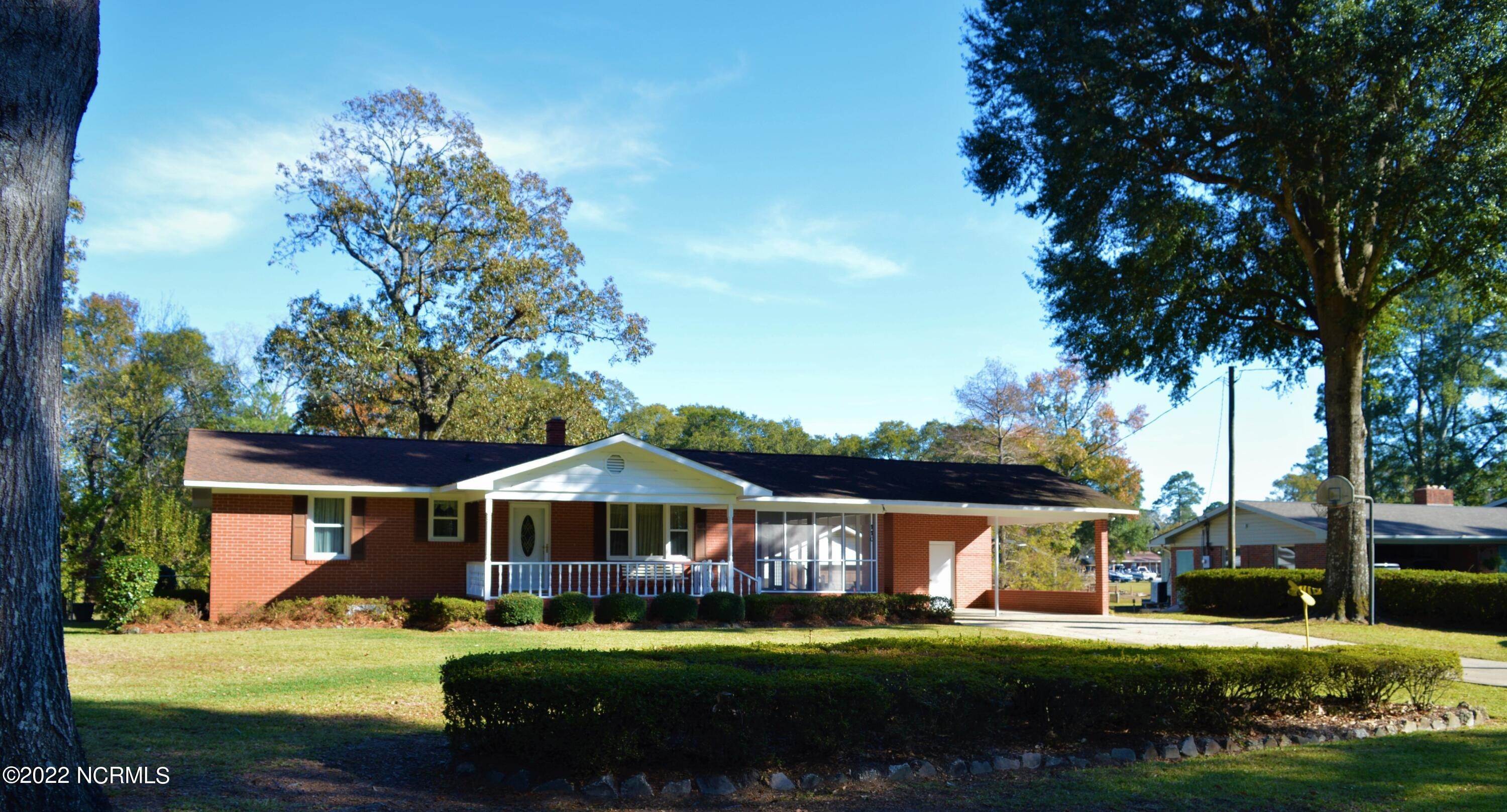 Single Family Homes для того Продажа на 110 Lakeside Drive Riegelwood, Северная Каролина 28456 Соединенные Штаты