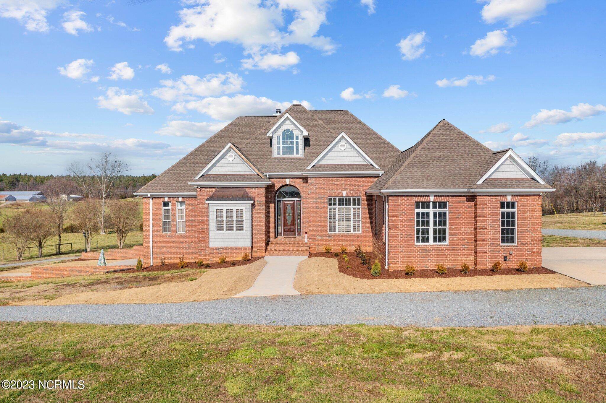 Single Family Homes для того Продажа на 645 J Cook Road Goldston, Северная Каролина 27252 Соединенные Штаты