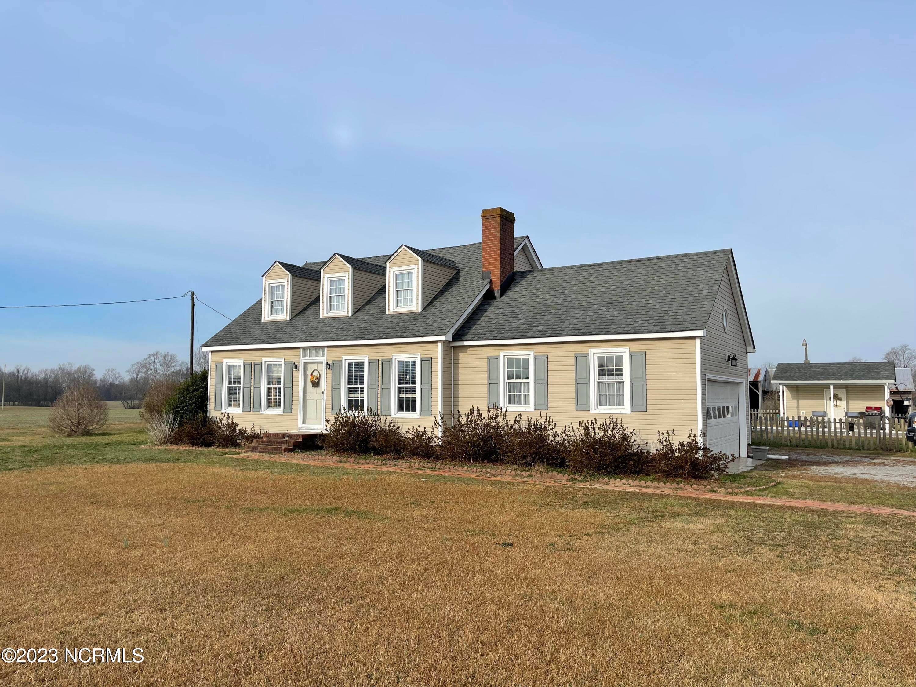 Single Family Homes 为 销售 在 147 Tom Browne Road Murfreesboro, 北卡罗来纳州 27855 美国