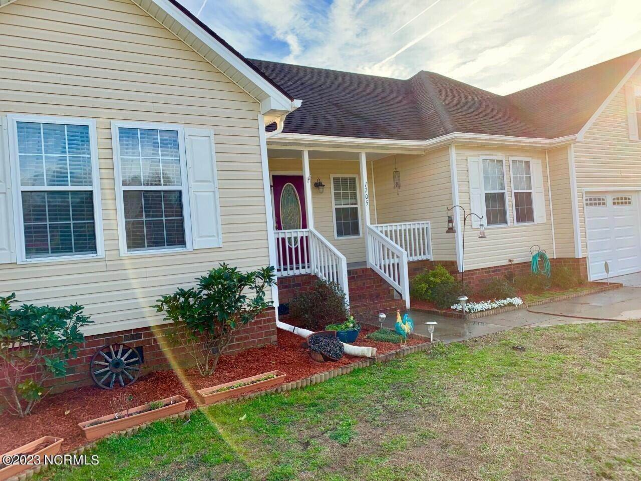 3. Single Family Homes at 1705 Pine Street Elizabeth City, North Carolina 27909 United States