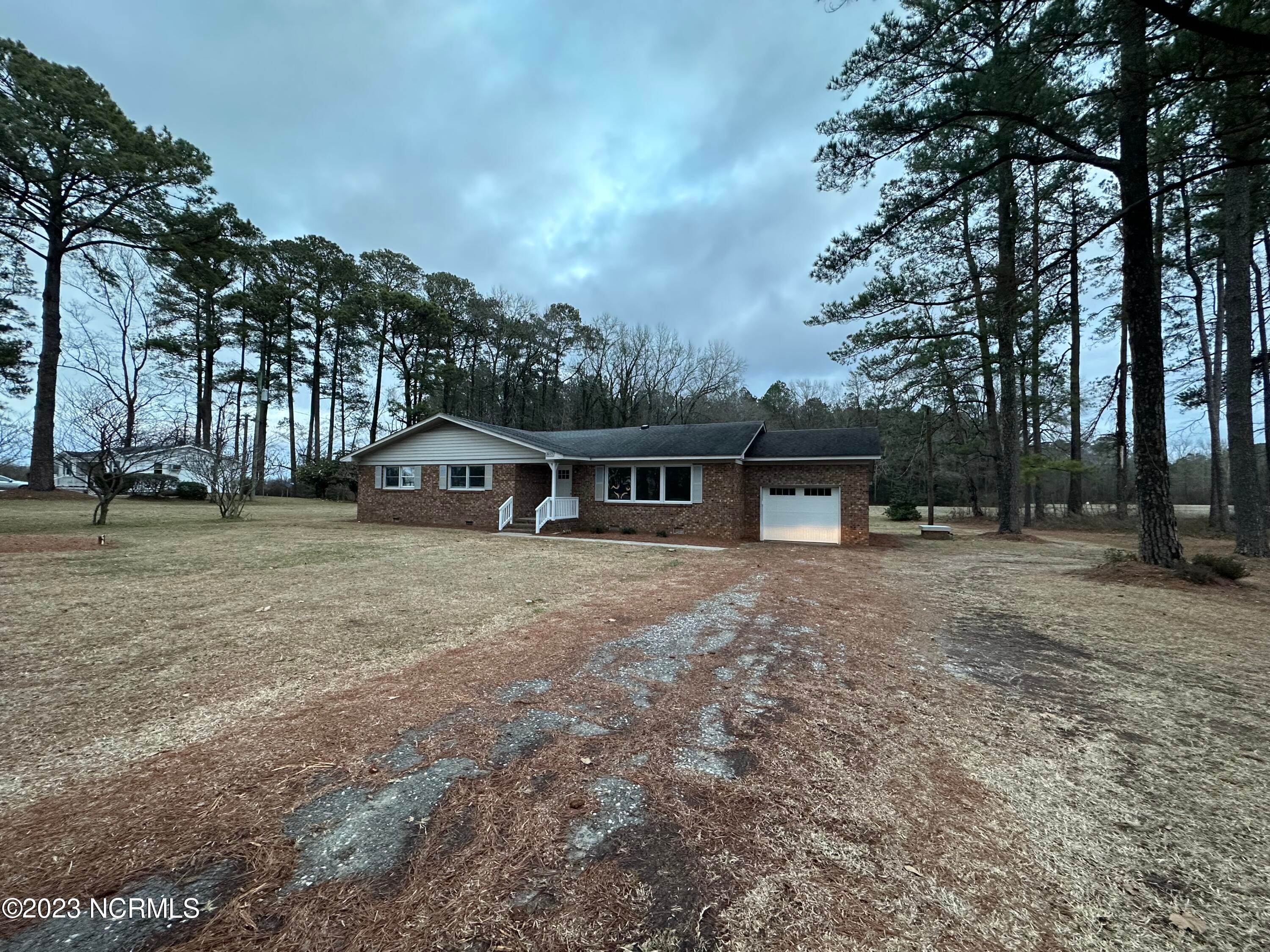 Single Family Homes for Sale at 3275 Us Highway 258 Fountain, North Carolina 27829 United States