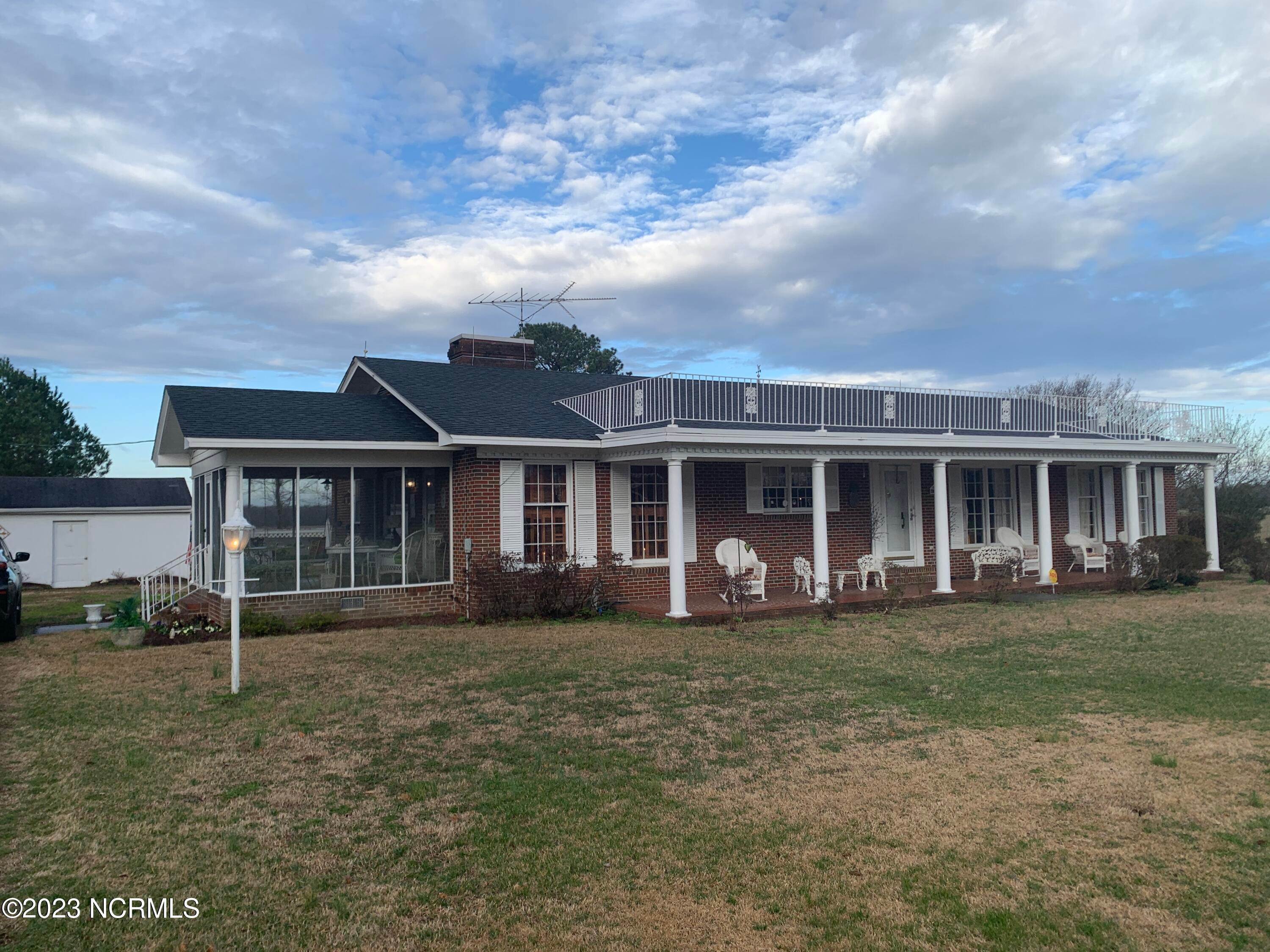 Single Family Homes для того Продажа на 4219 Virginia Road Hobbsville, Северная Каролина 27946 Соединенные Штаты