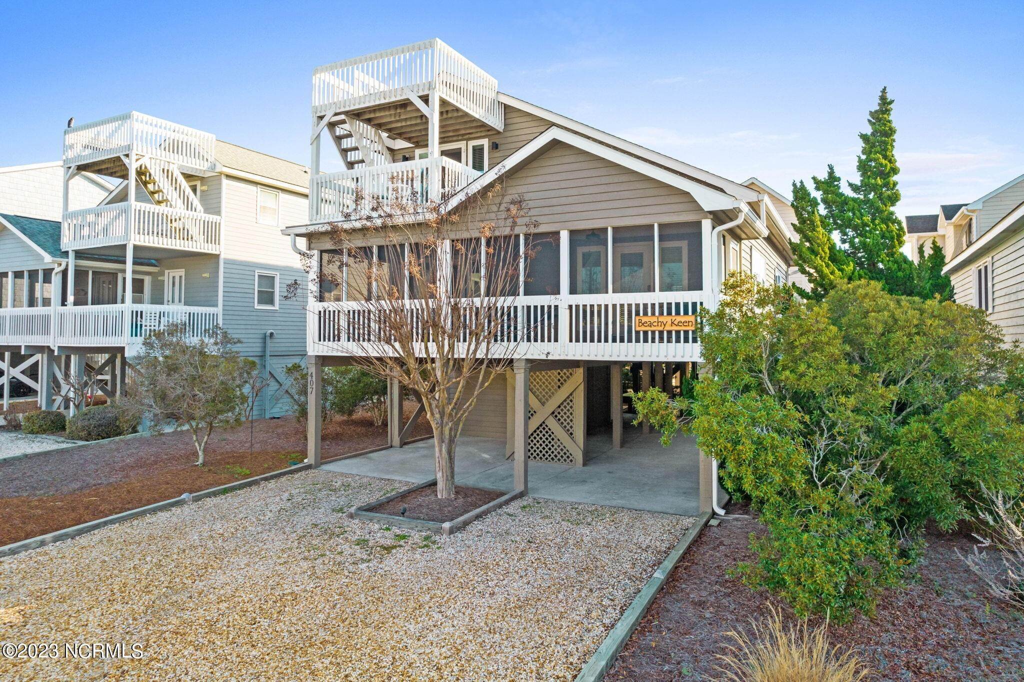 Single Family Homes для того Продажа на 407 28th Street Sunset Beach, Северная Каролина 28468 Соединенные Штаты