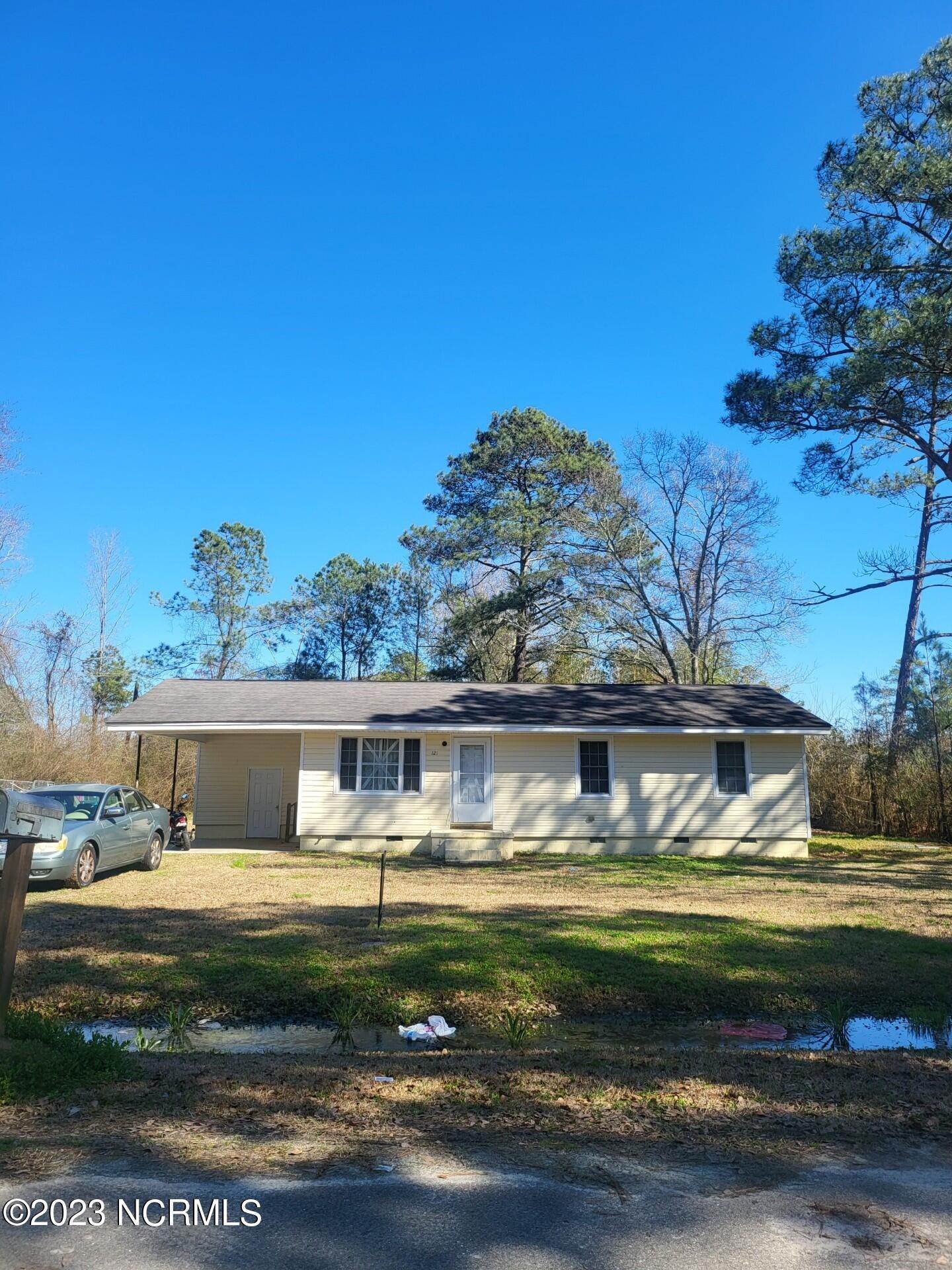 Single Family Homes для того Продажа на 121 Pool Road Rose Hill, Северная Каролина 28458 Соединенные Штаты